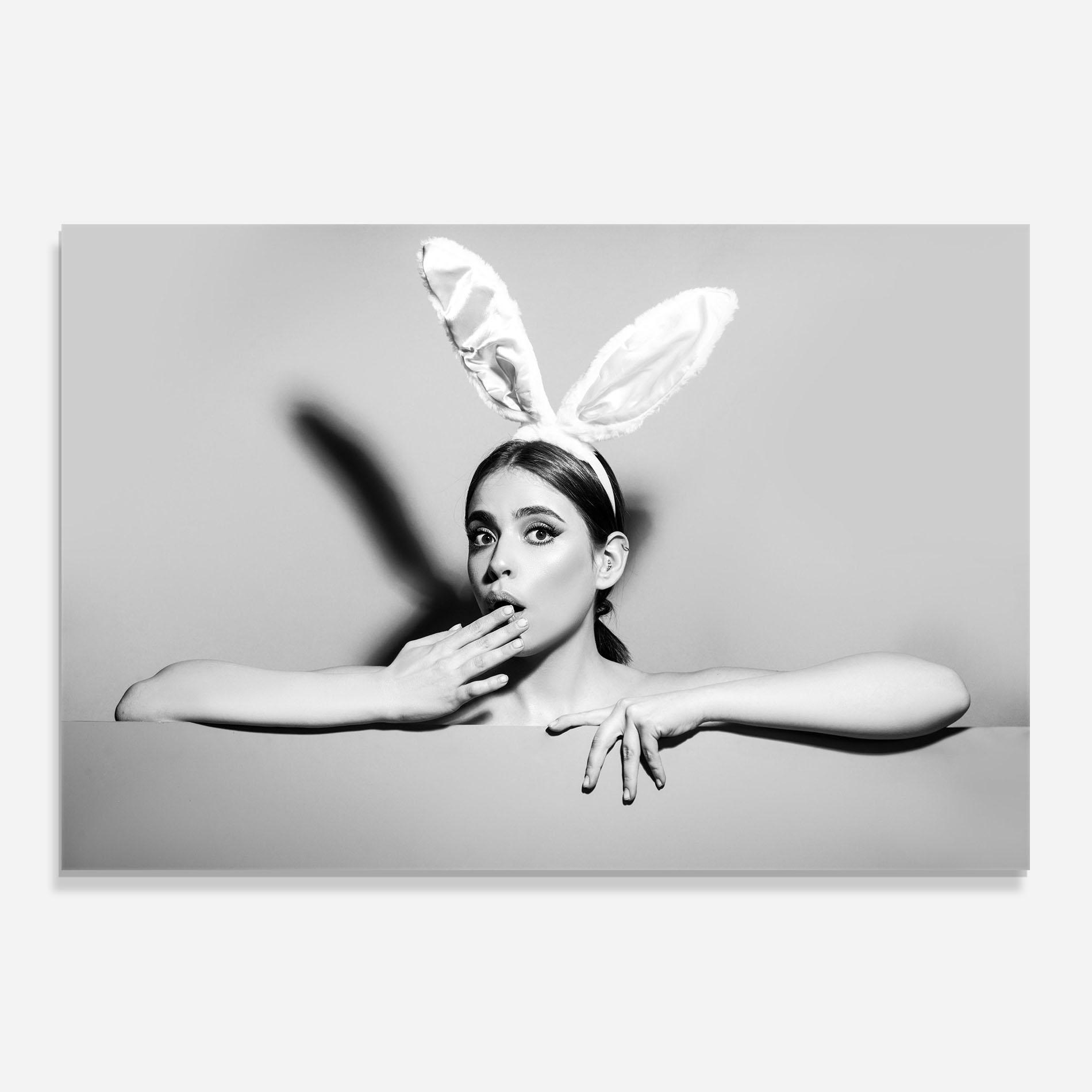 Konyhai üveg hátfal Bunny Ears Peeking mockup 0