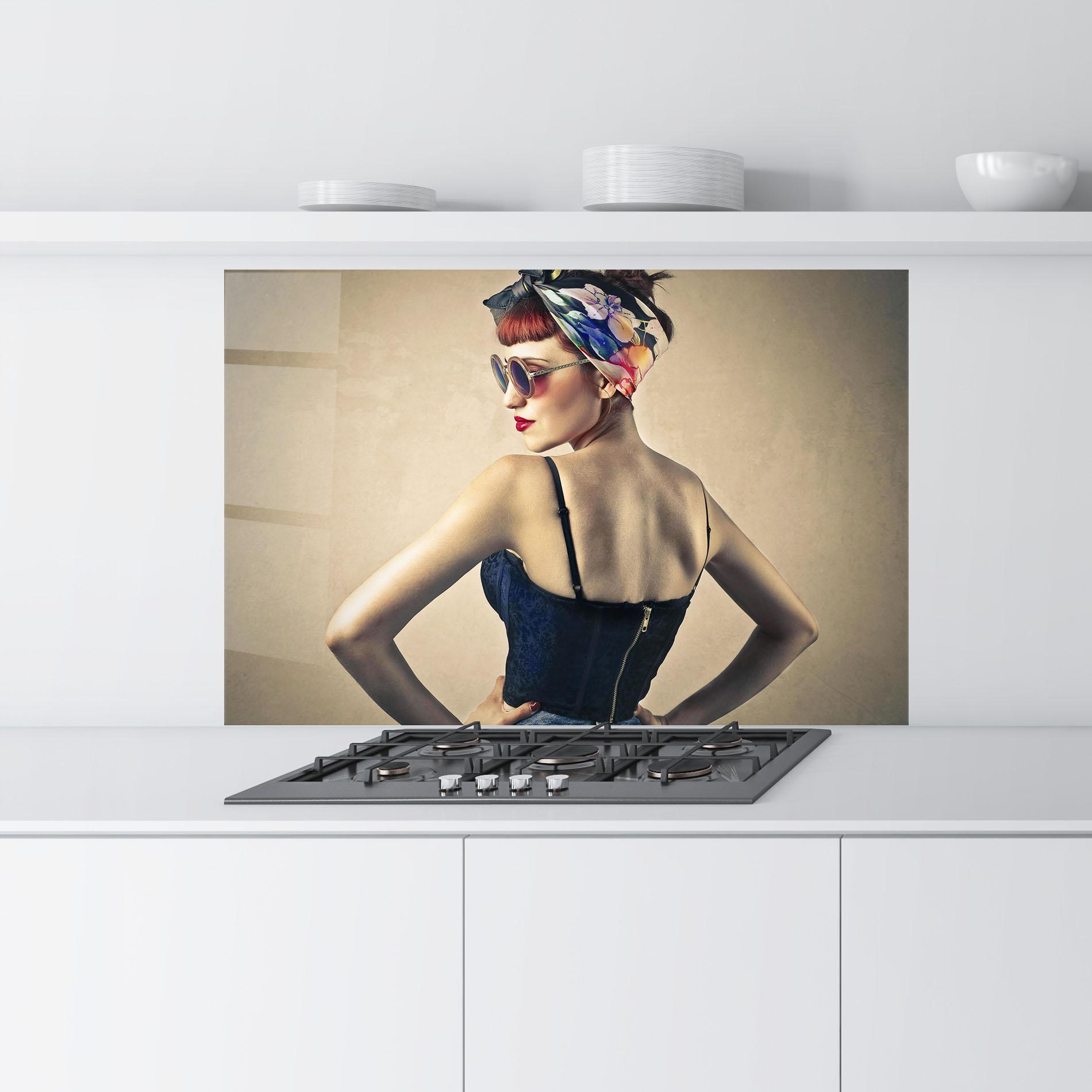 Konyhai üveg hátfal Pin Up Girl mockup 9