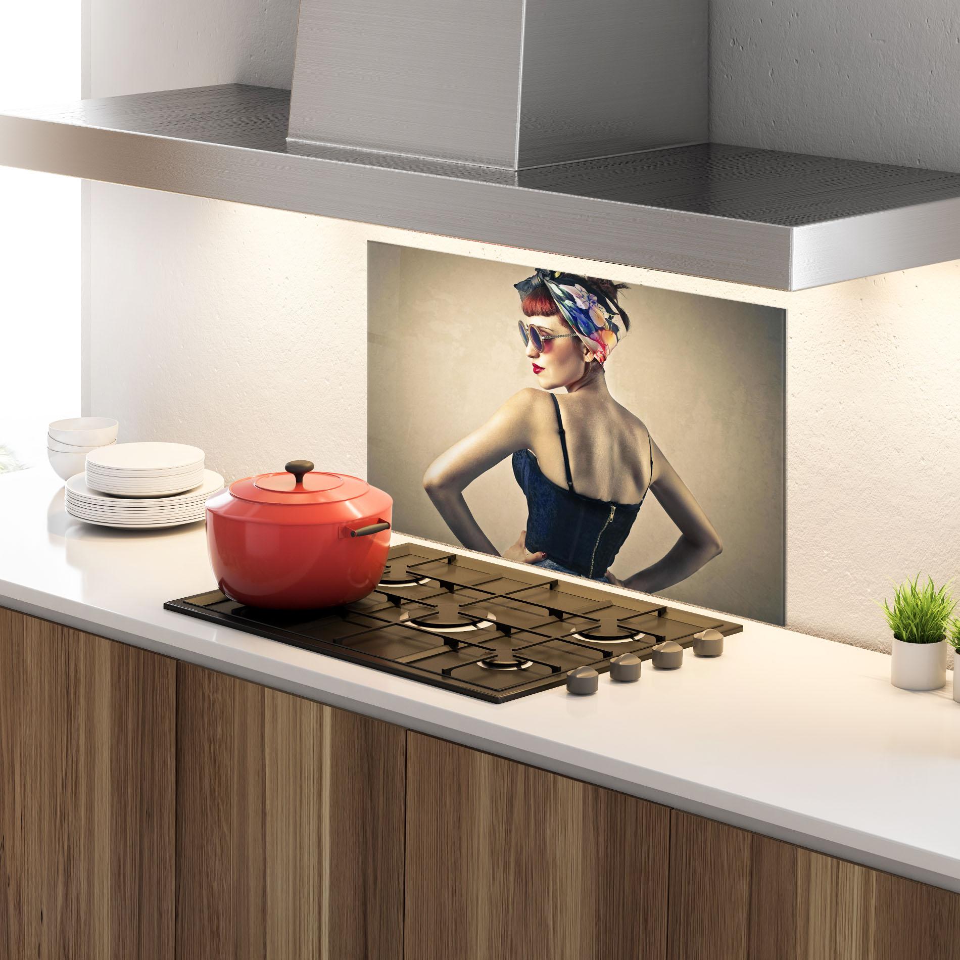 Konyhai üveg hátfal Pin Up Girl mockup 4