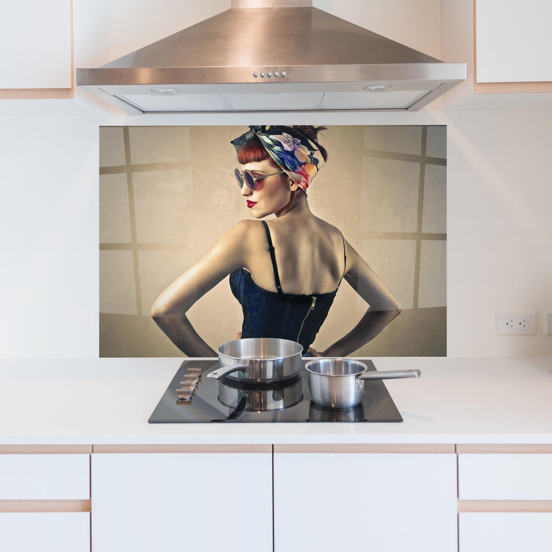 Konyhai üveg hátfal Pin Up Girl mockup 5