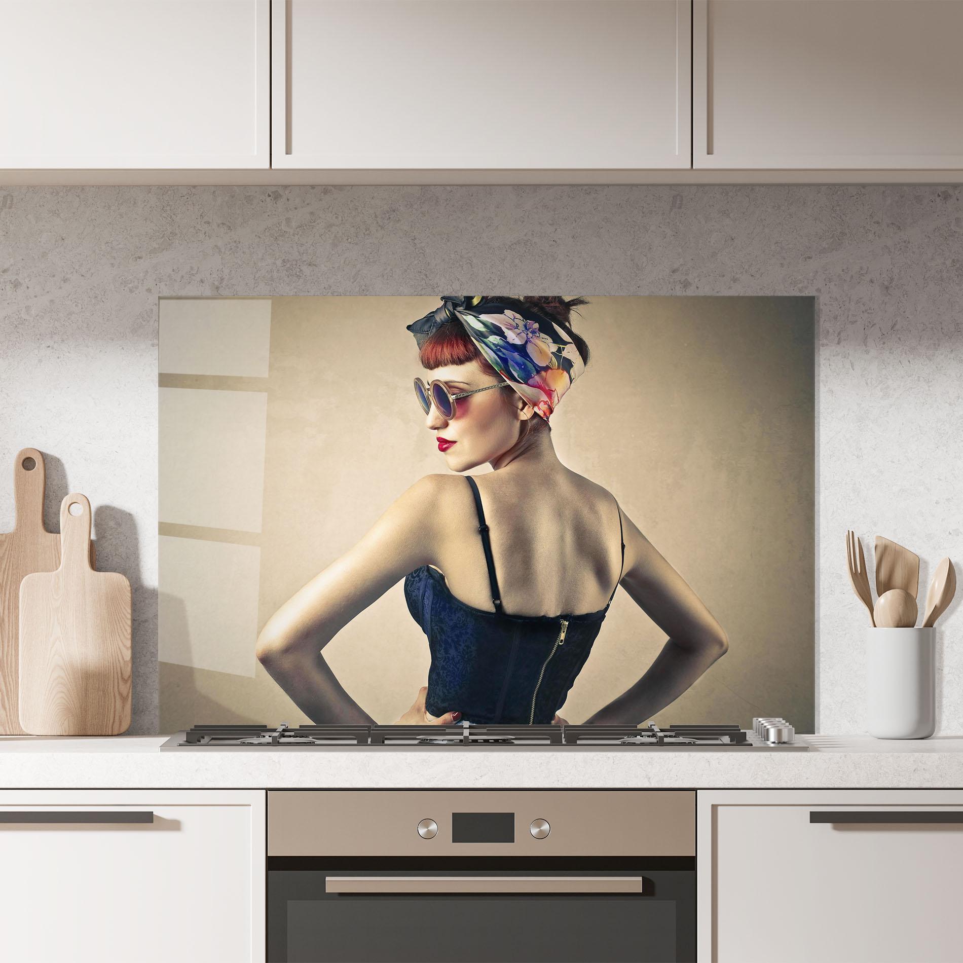 Konyhai üveg hátfal Pin Up Girl mockup 7