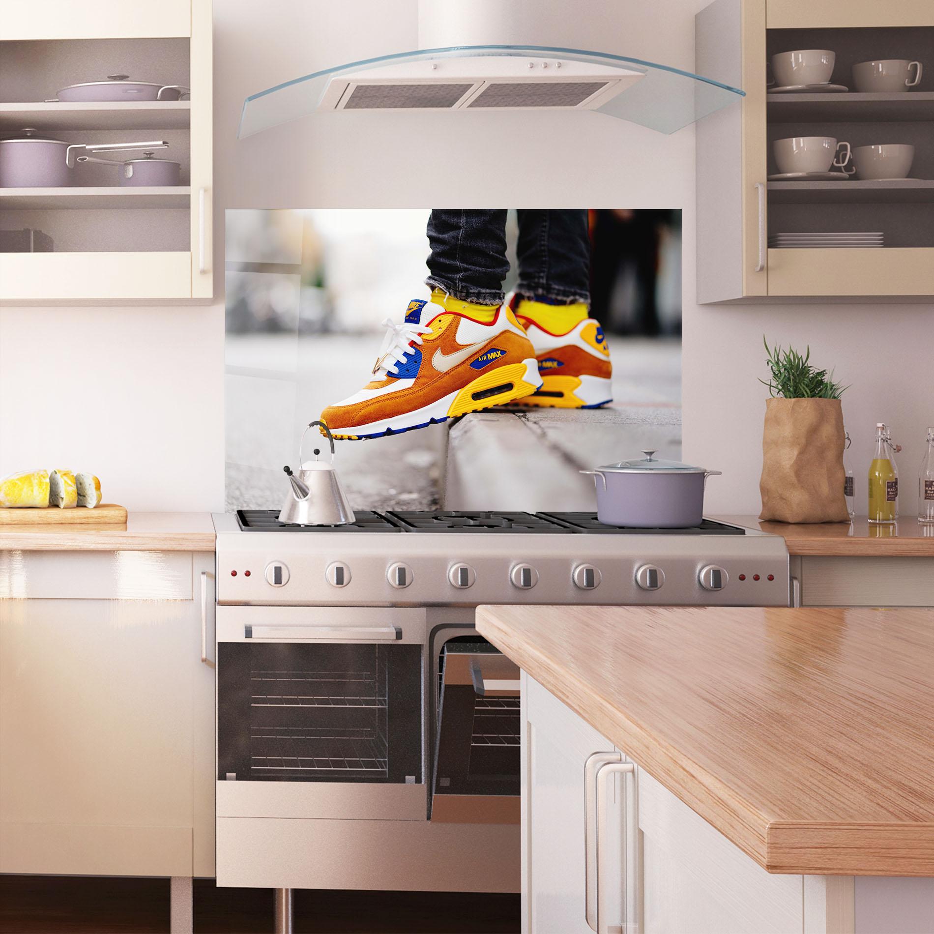 Konyhai üveg hátfal Nike Air Max Shoes mockup 1