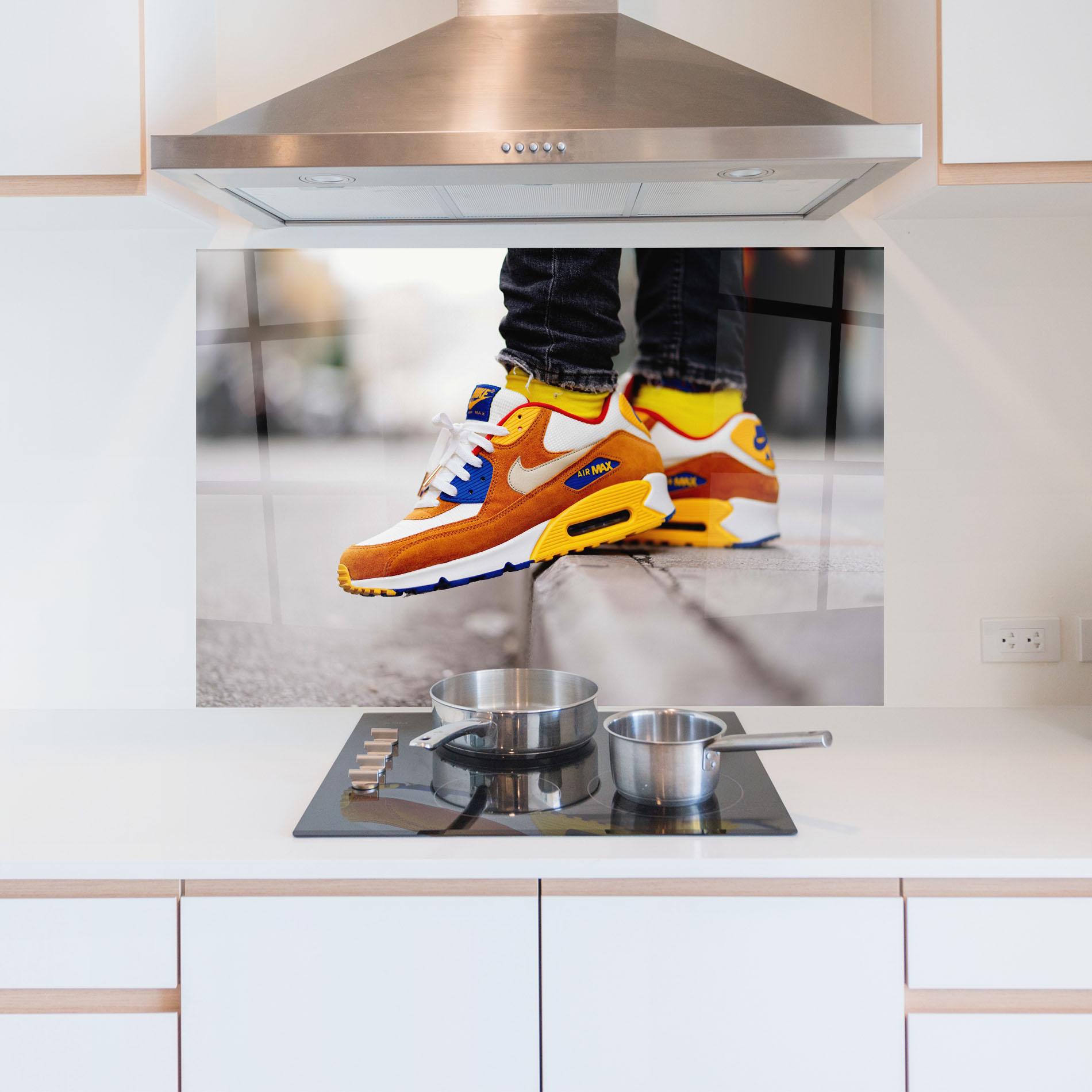 Konyhai üveg hátfal Nike Air Max Shoes mockup 5