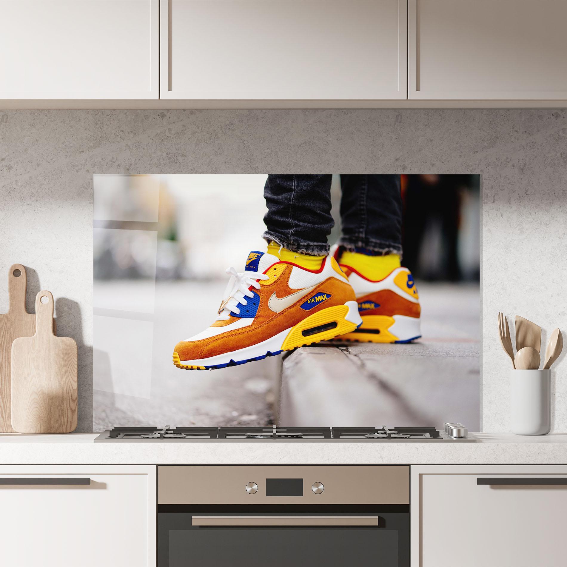 Konyhai üveg hátfal Nike Air Max Shoes mockup 7