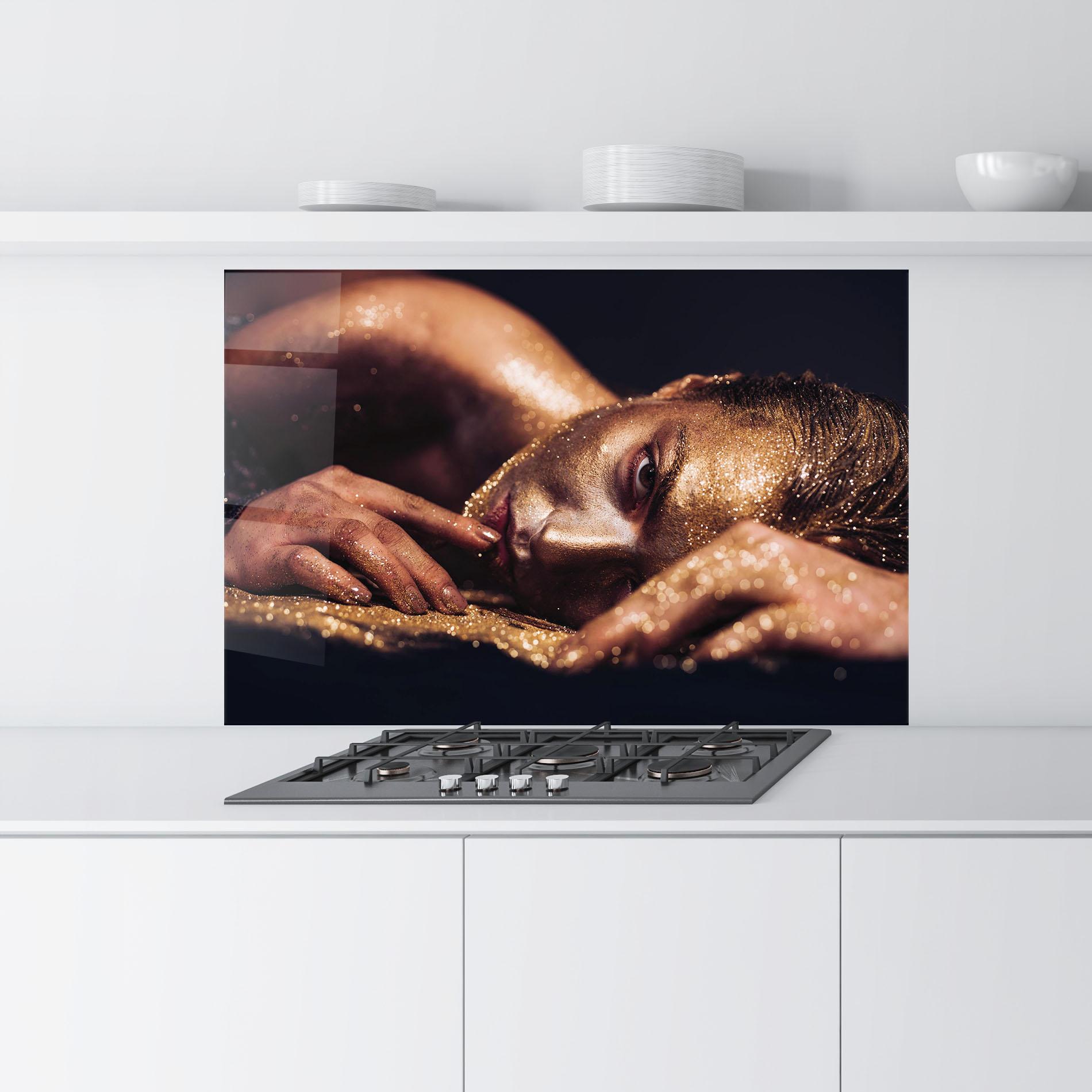 Konyhai üveg hátfal Gold Vogue Woman mockup 9