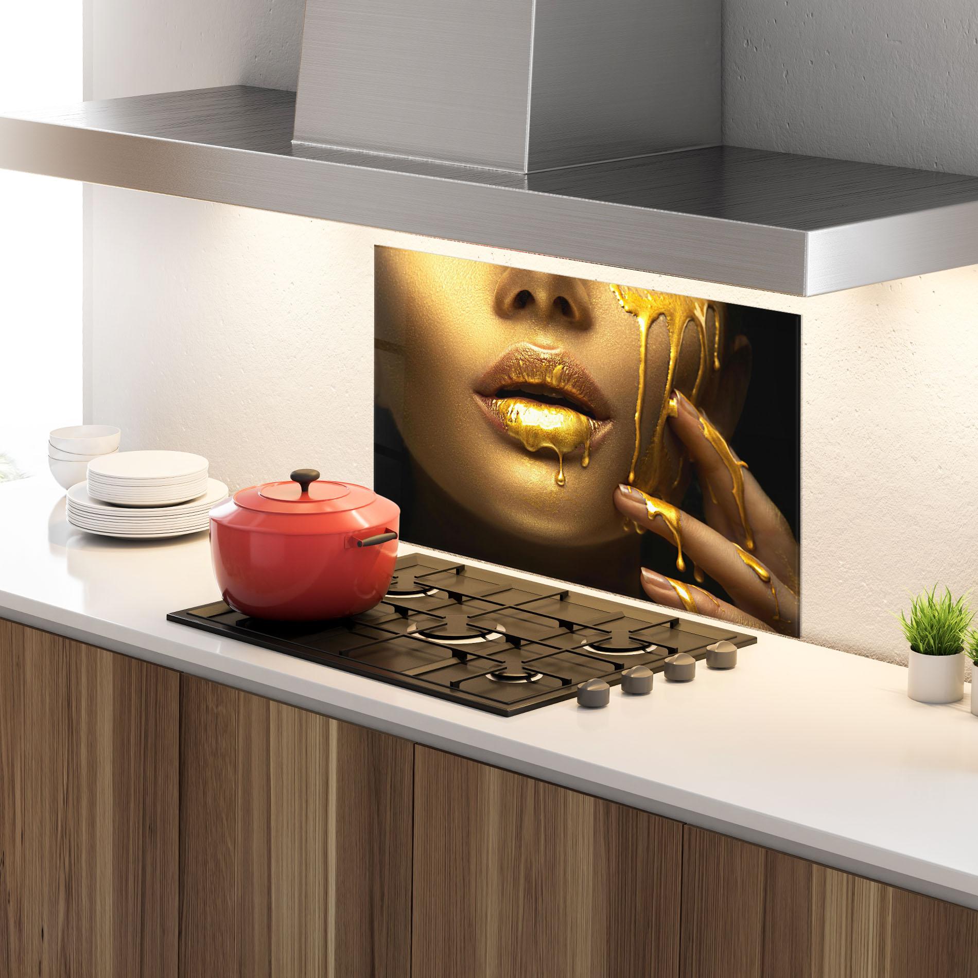 Konyhai üveg hátfal Golden Lips mockup 4