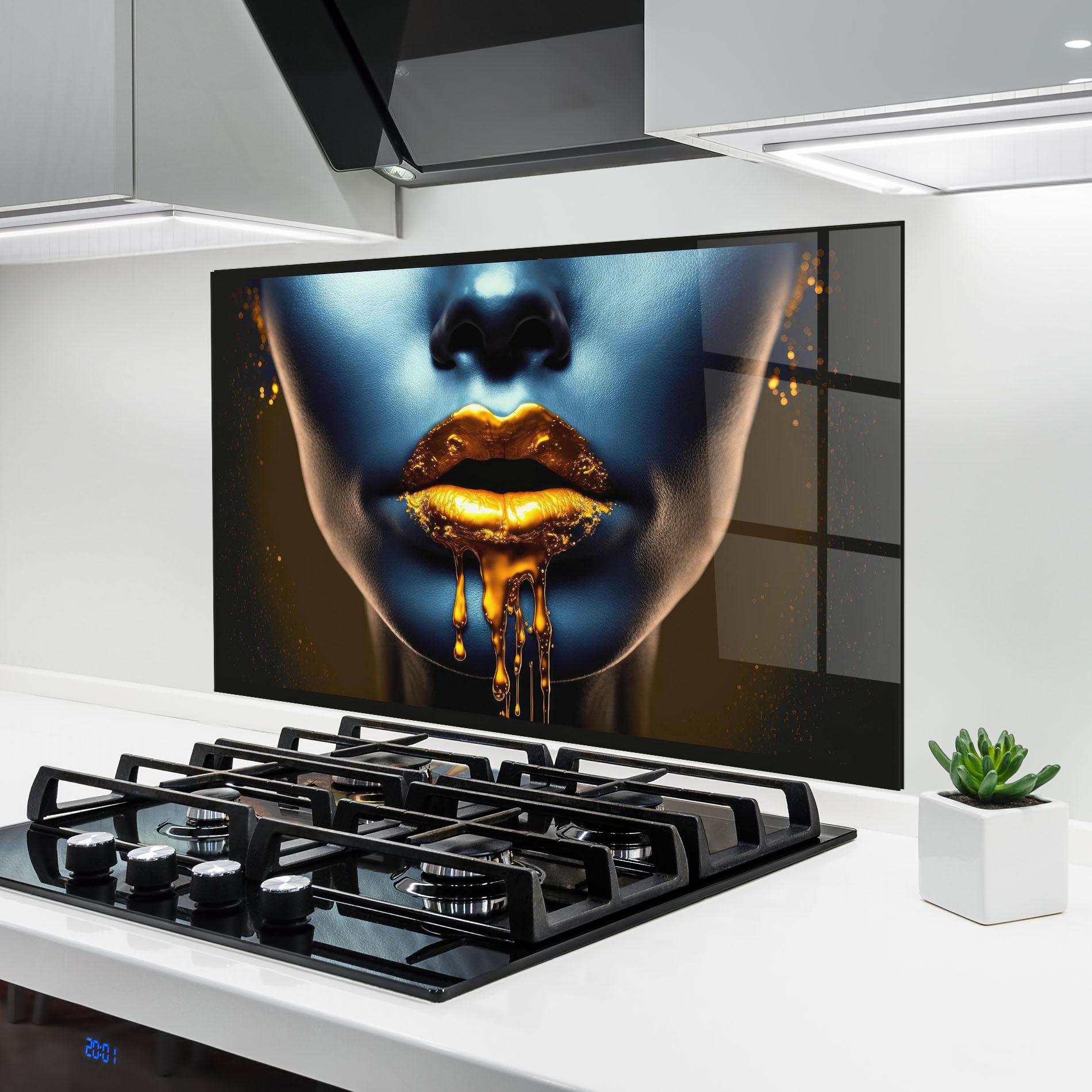 Konyhai üveg hátfal Gold Liquid Blue mockup 6