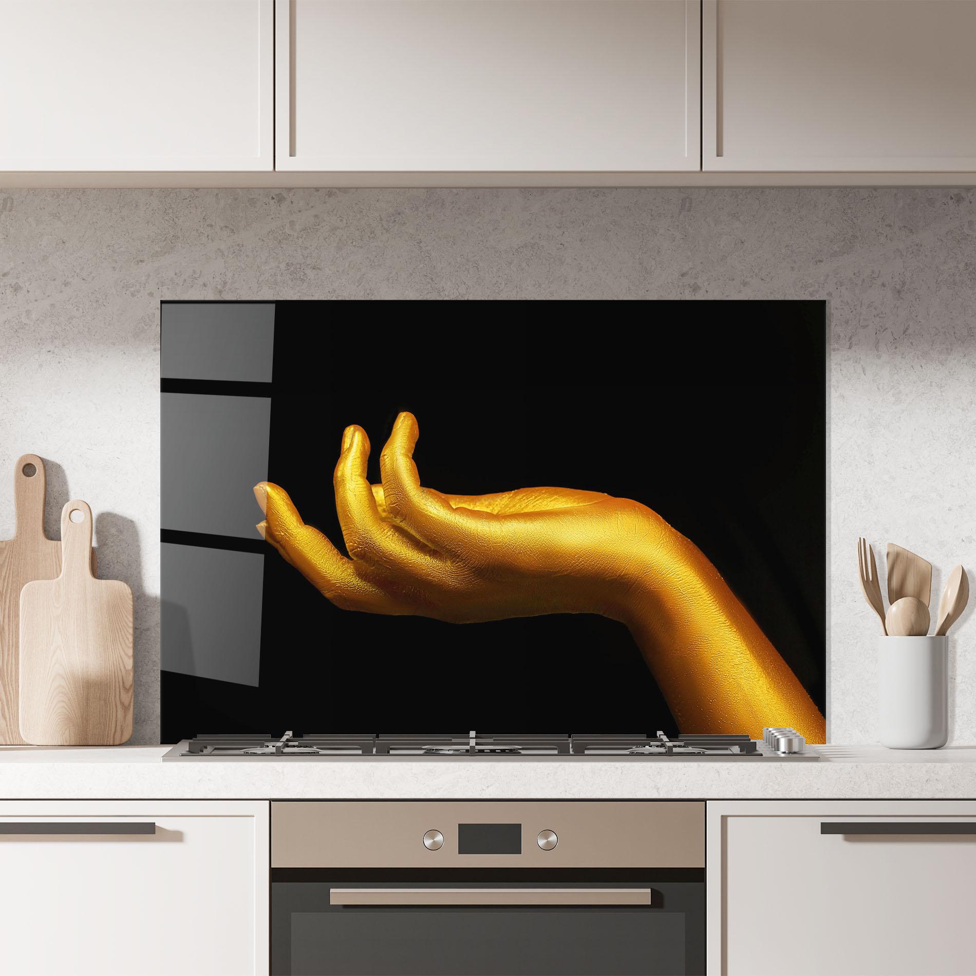 Konyhai üveg hátfal Strong Gold Hand mockup 7