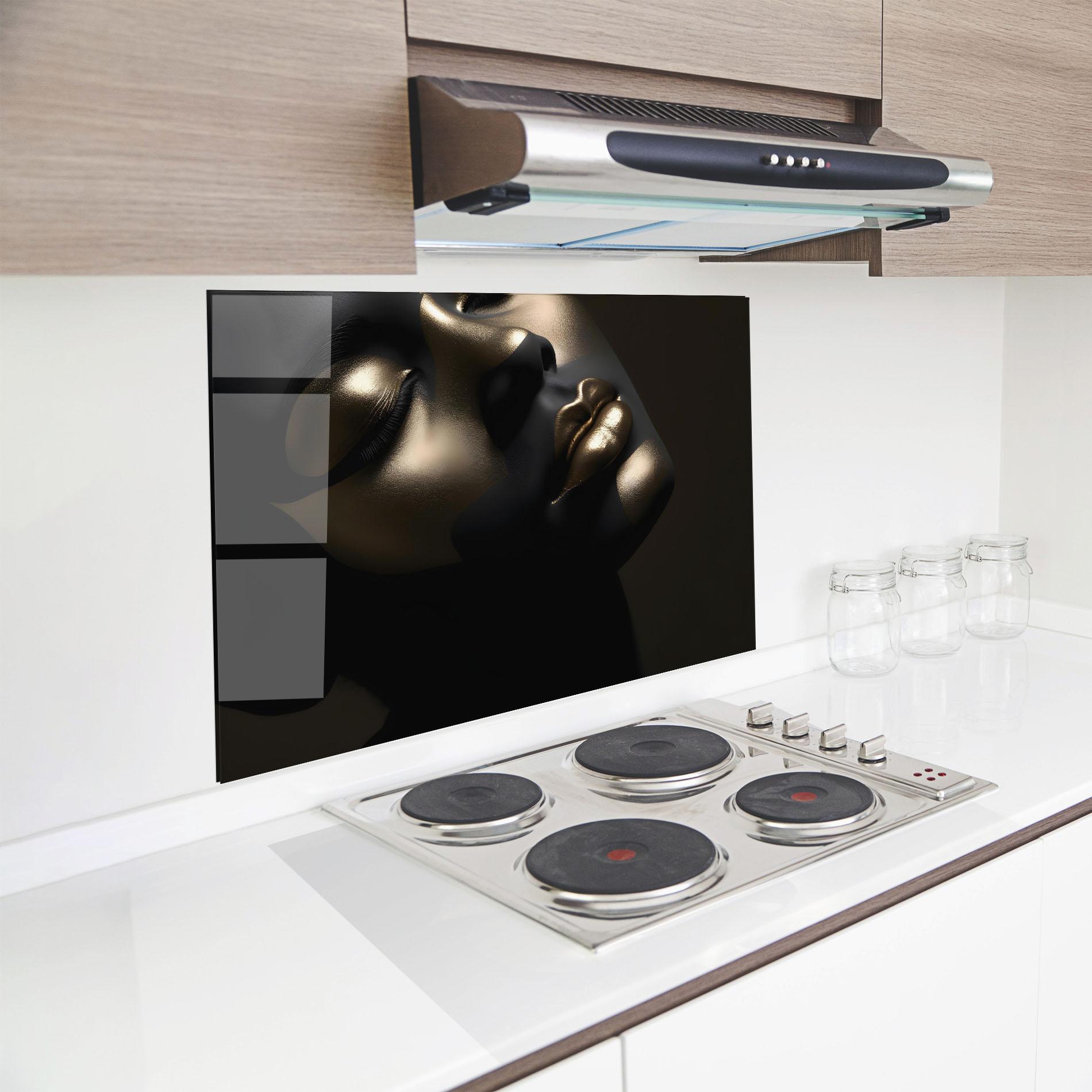 Konyhai üveg hátfal Dark Gold Face mockup 8