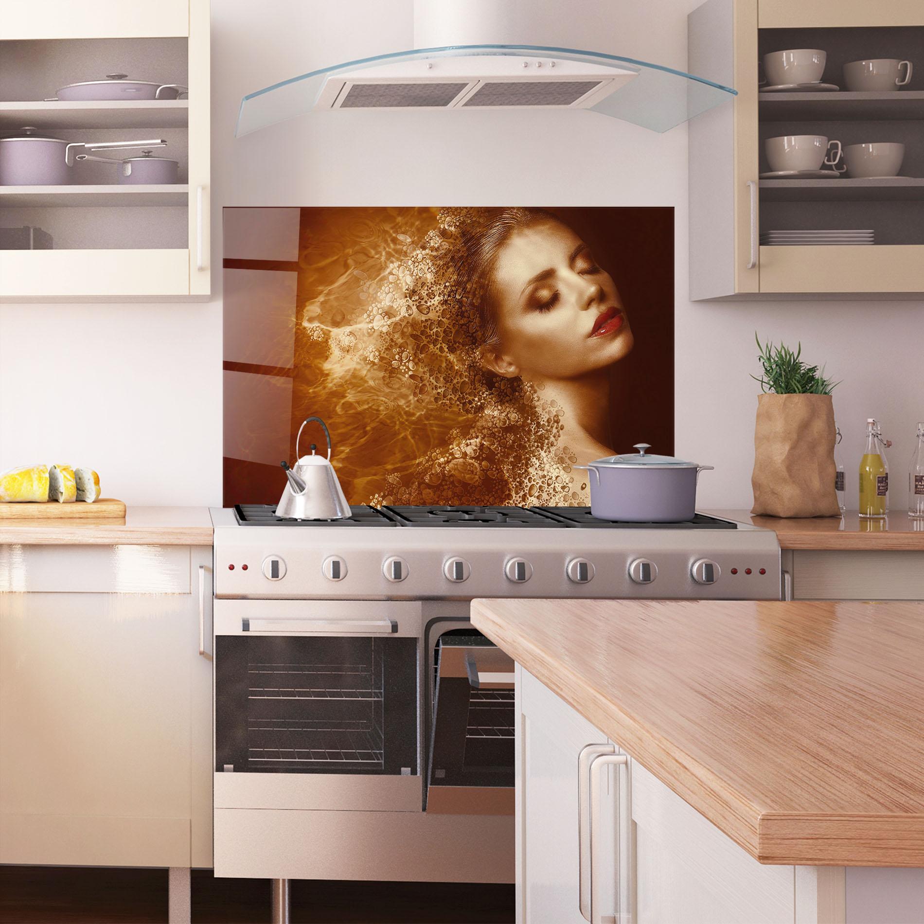 Konyhai üveg hátfal Golden Beauty mockup 1