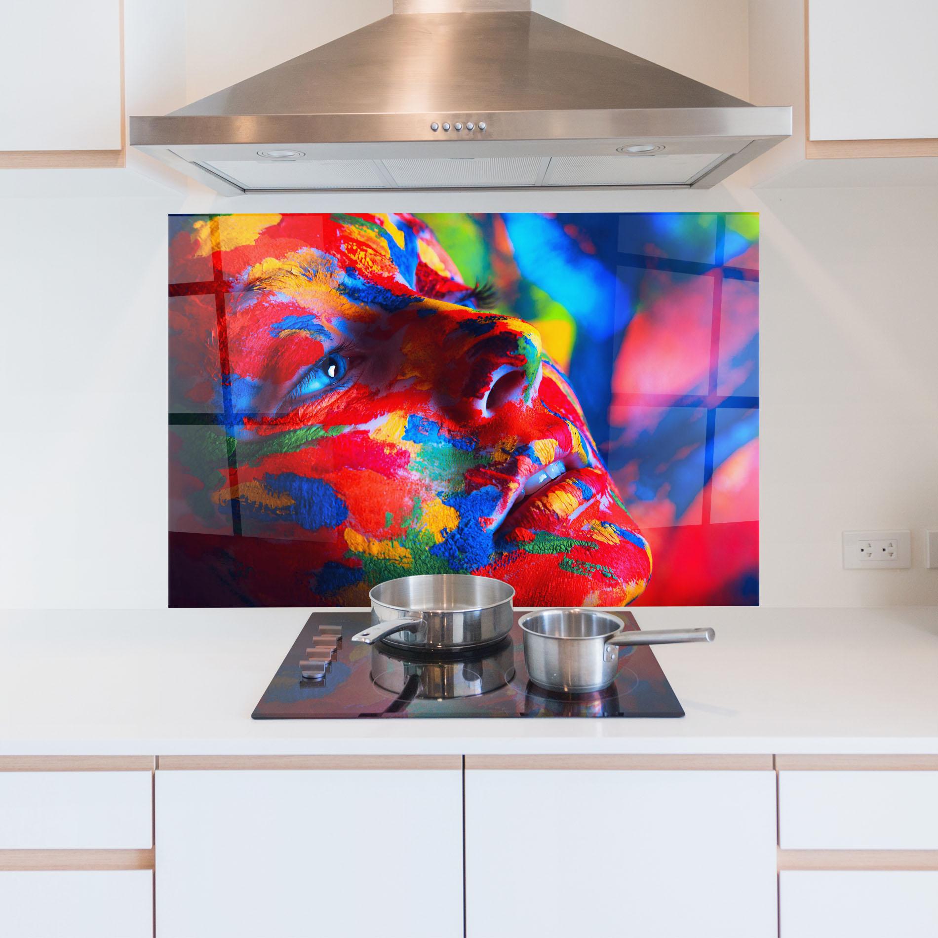 Konyhai üveg hátfal Woman Colourful Paint mockup 5
