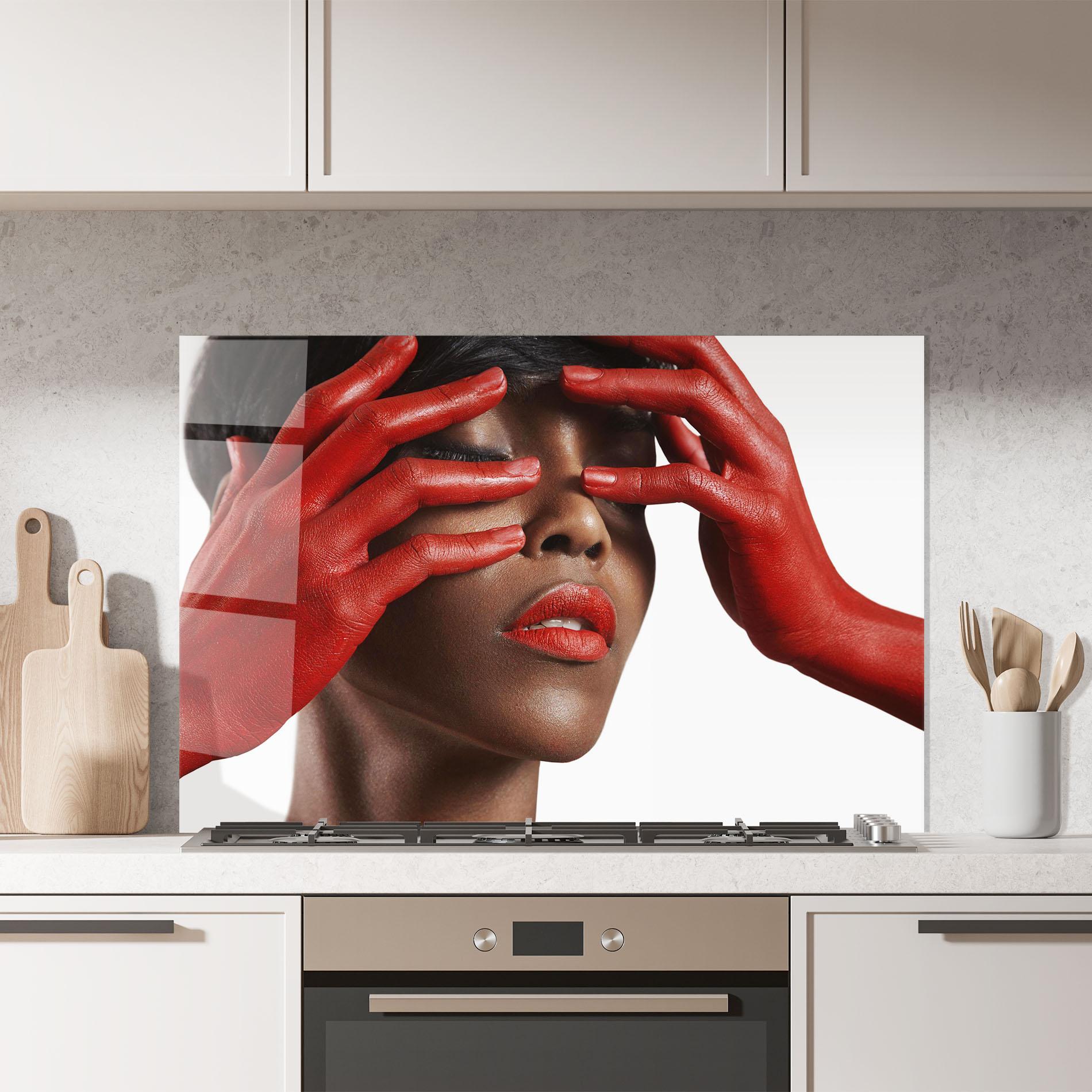 Konyhai üveg hátfal Red Hands Woman mockup 7