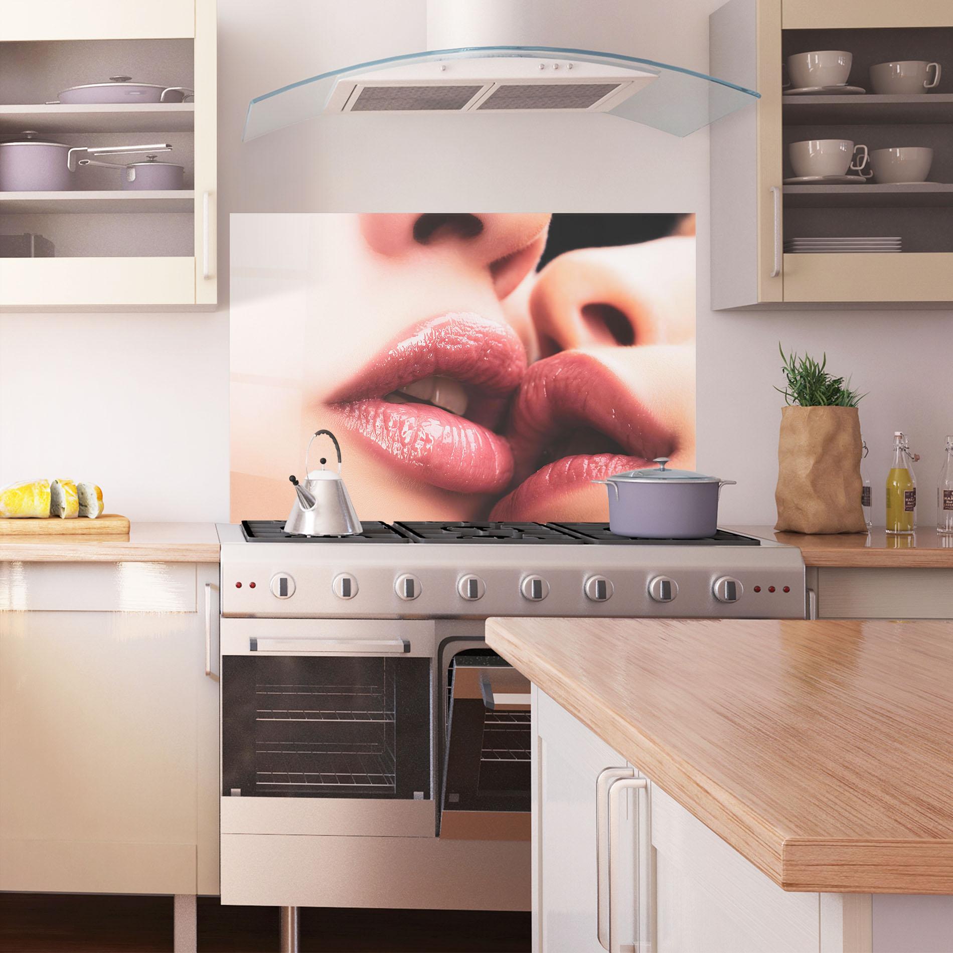 Konyhai üveg hátfal Beautiful Lips mockup 1