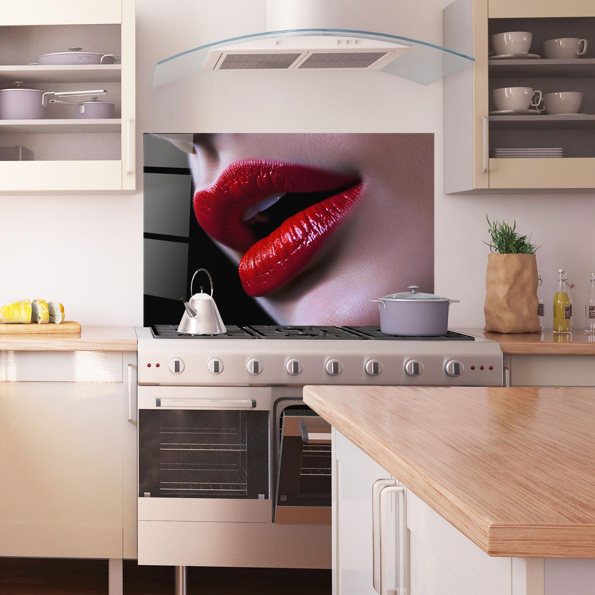 Konyhai üveg hátfal Close Up Woman mockup 1