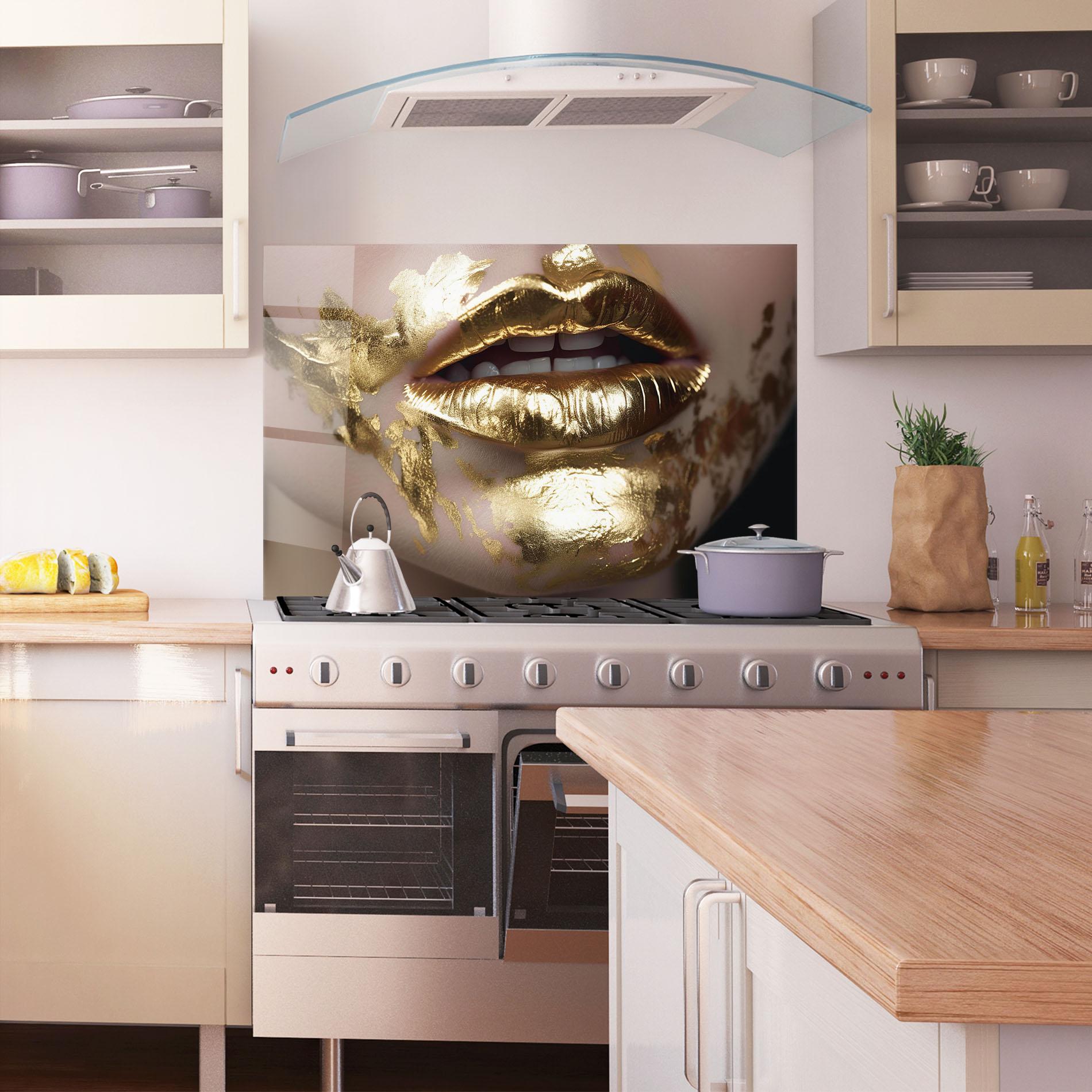 Konyhai üveg hátfal Gold Open Lips mockup 1
