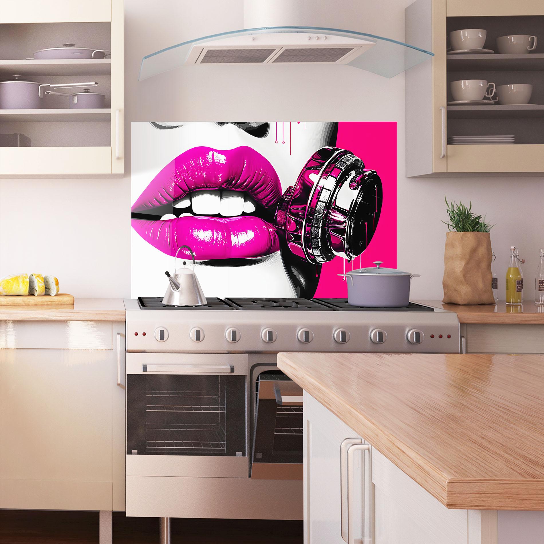 Konyhai üveg hátfal Hot Pink Lips mockup 1