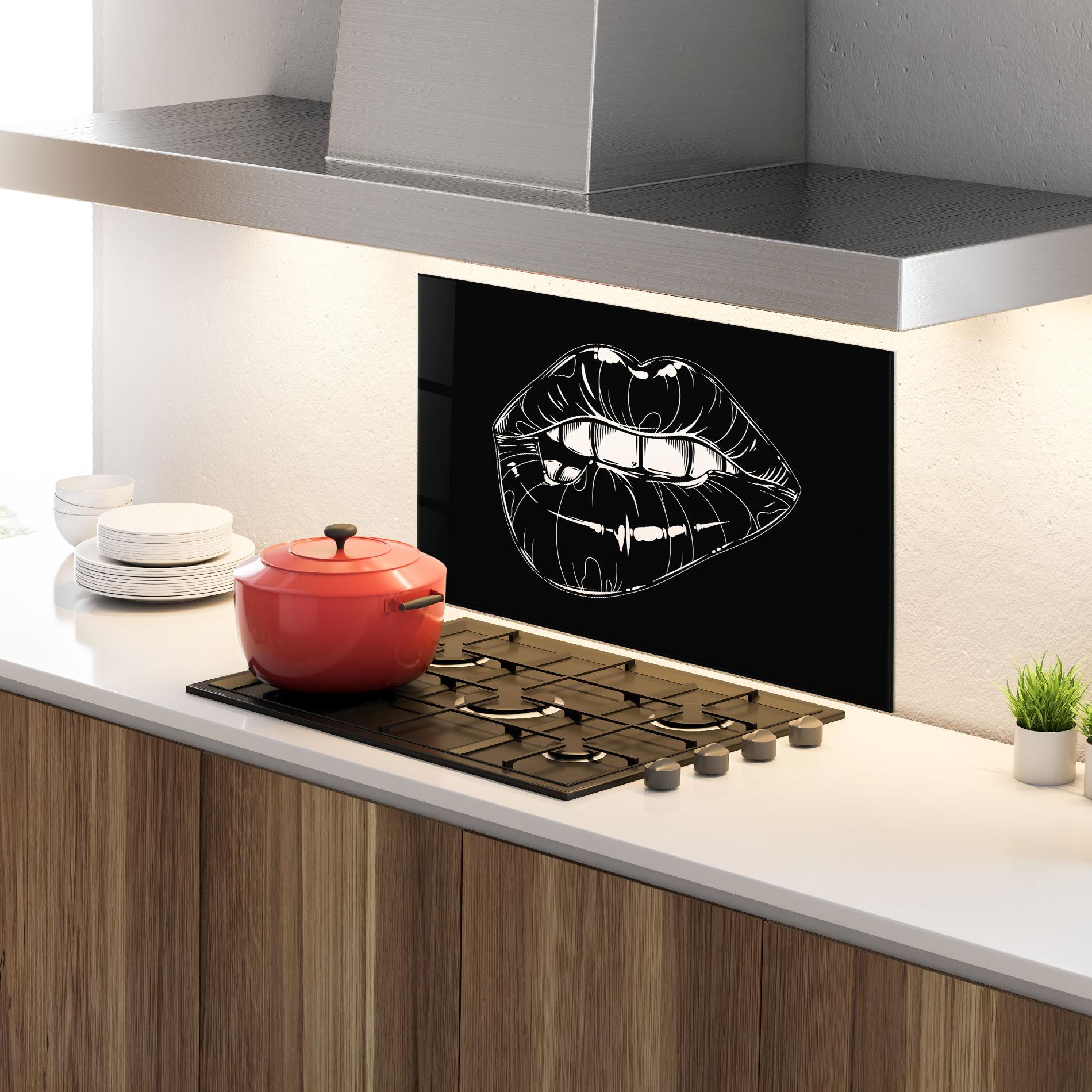 Konyhai üveg hátfal Lips On Black Art mockup 4