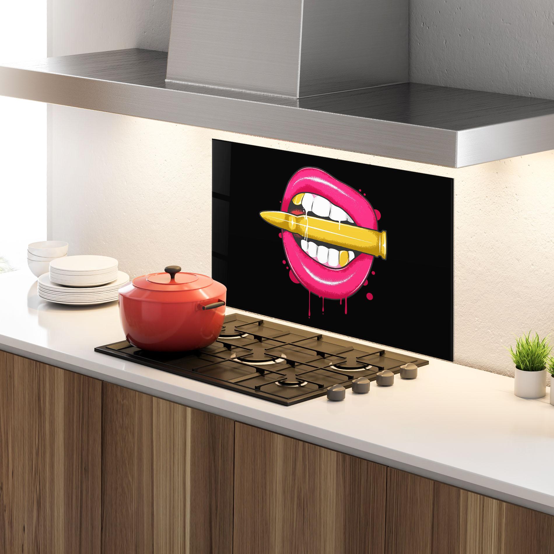 Konyhai üveg hátfal Pink Bullet Lips mockup 4