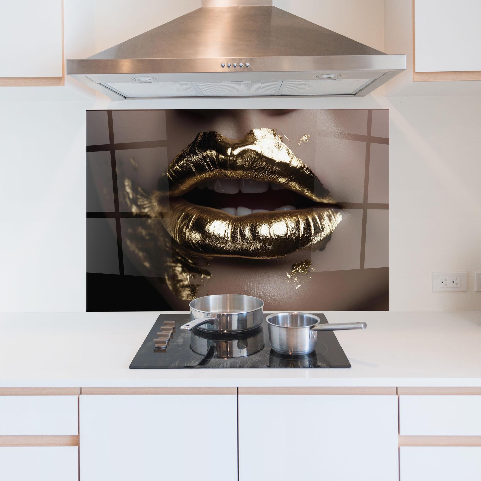 Konyhai üveg hátfal Gold Lips mockup 5