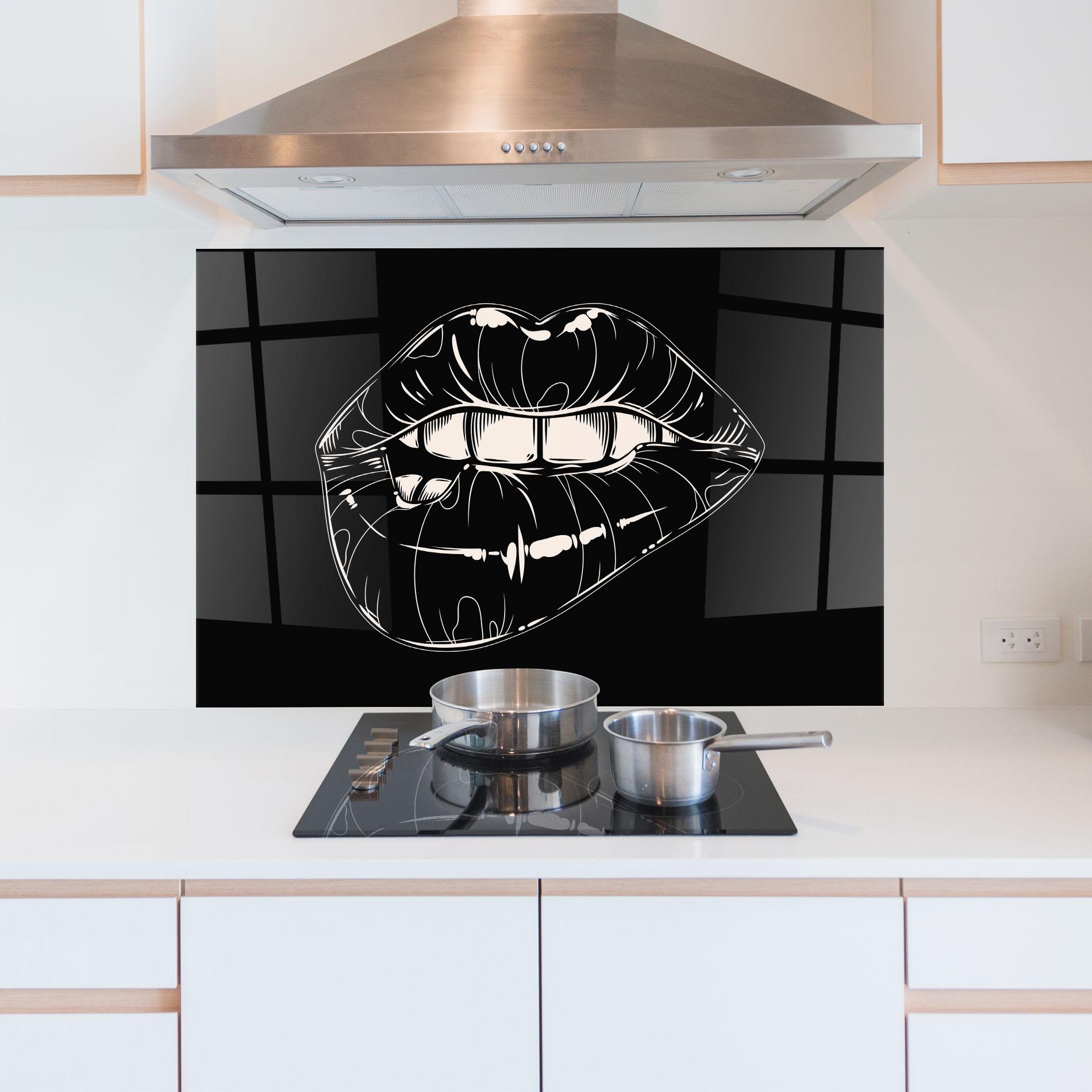 Konyhai üveg hátfal Lips On Black Art mockup 5