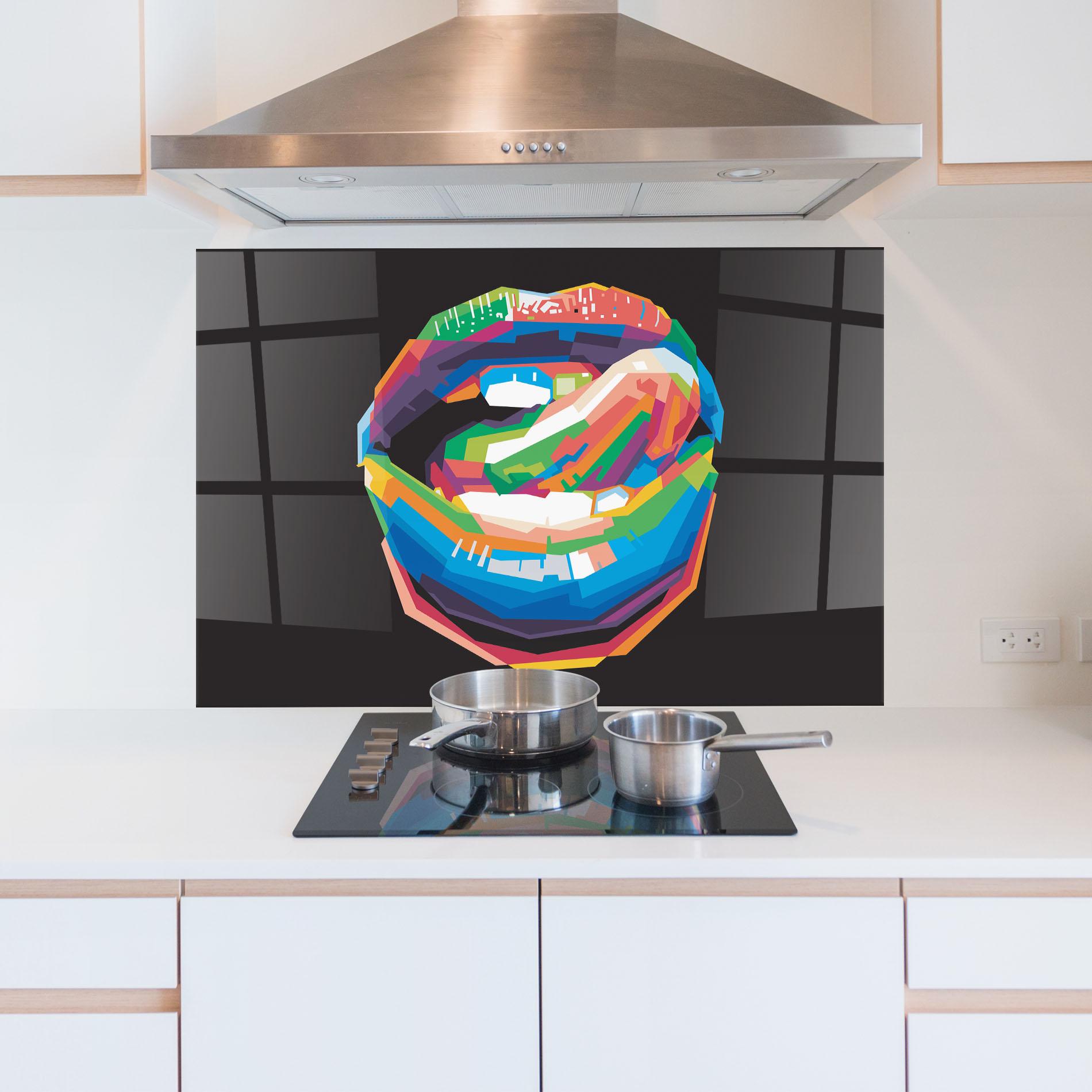 Konyhai üveg hátfal Lips Toungue mockup 5