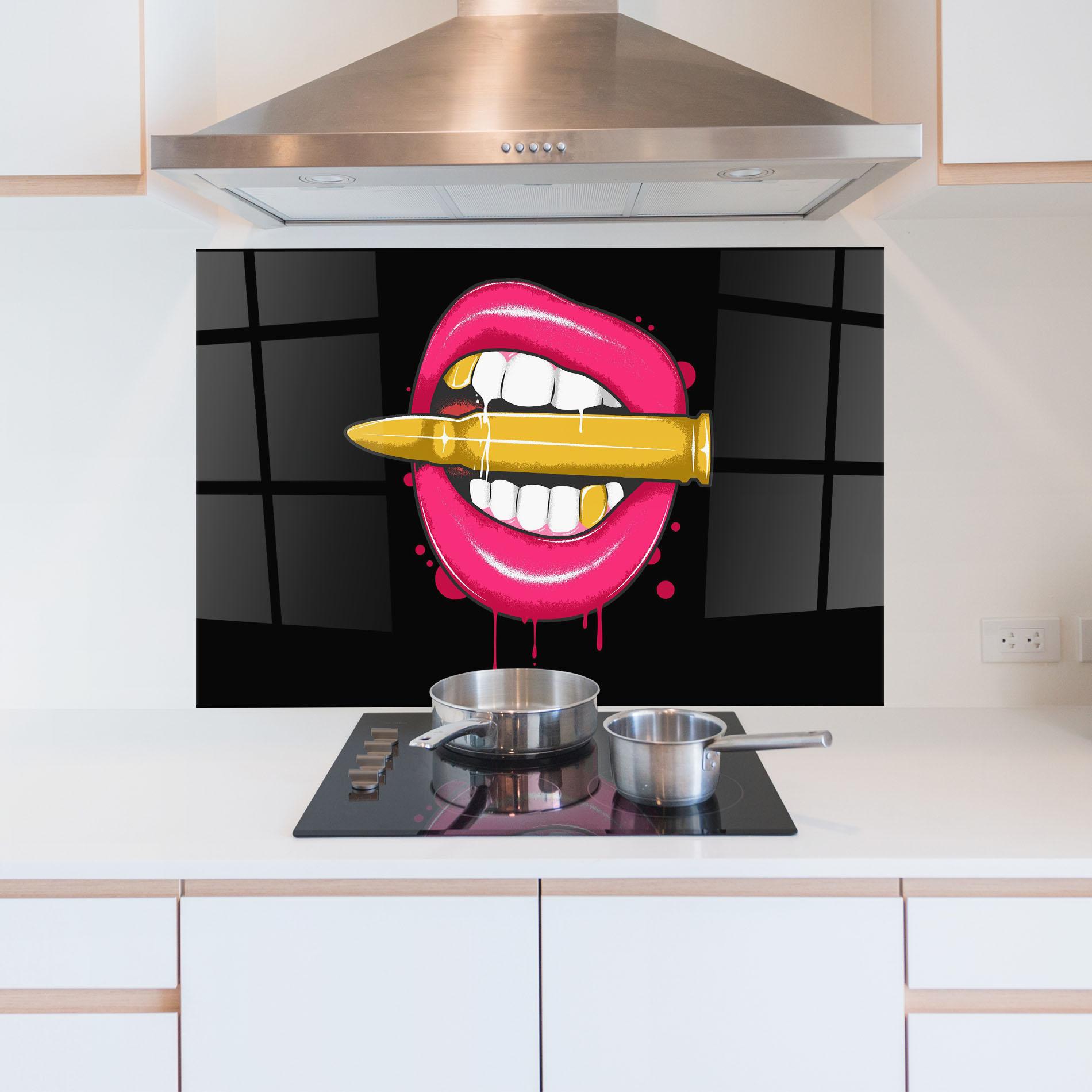 Konyhai üveg hátfal Pink Bullet Lips mockup 5