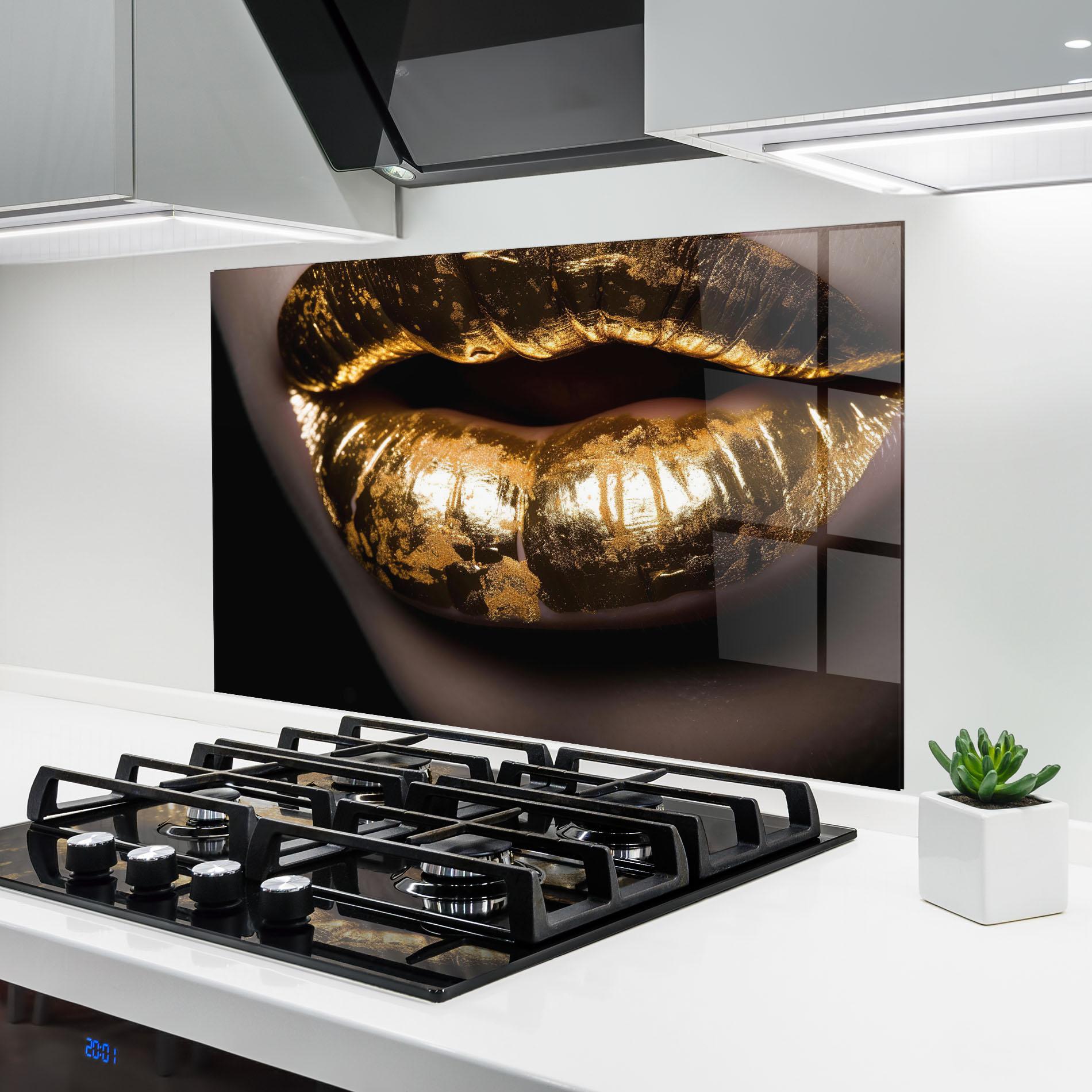Konyhai üveg hátfal Big Gold Lips mockup 6