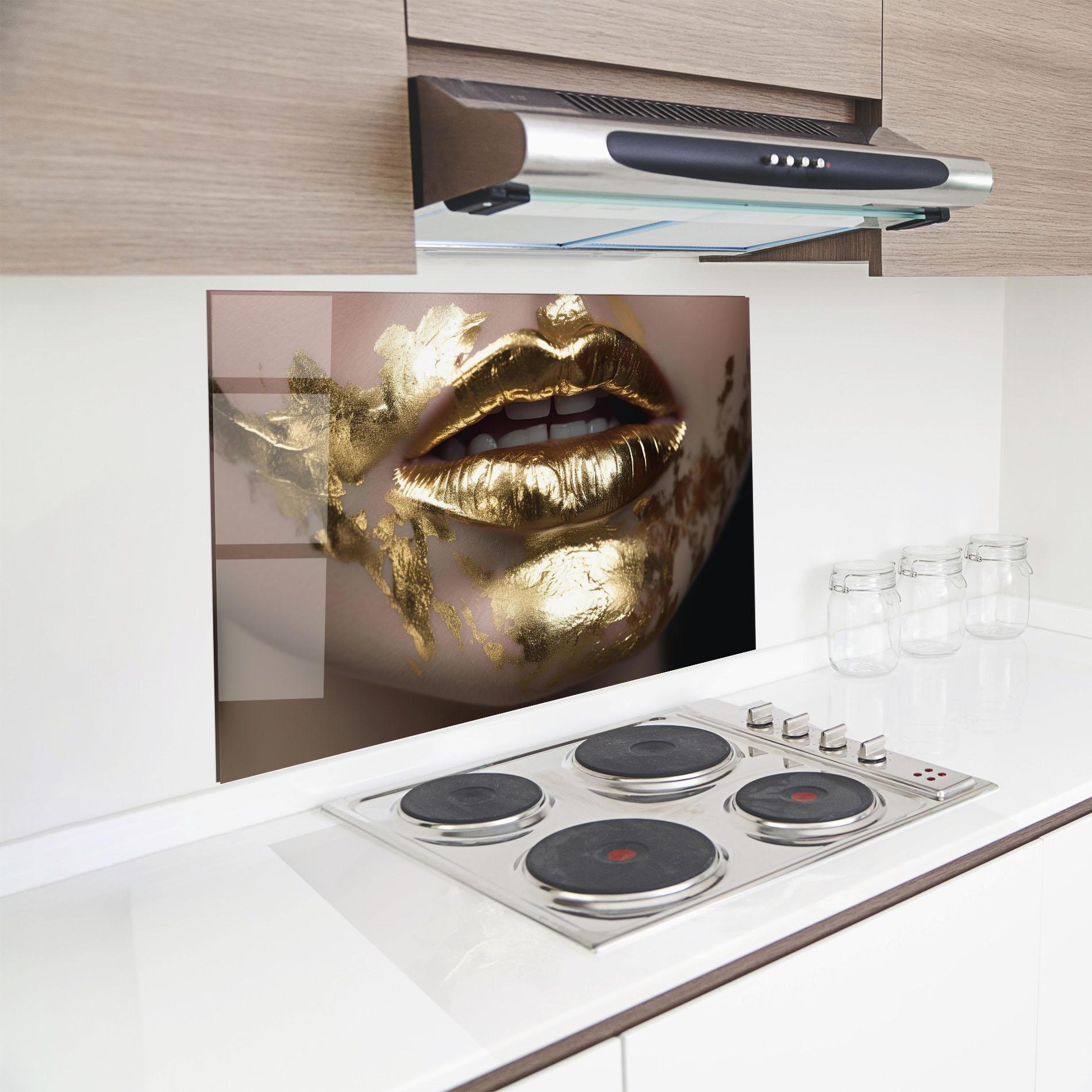 Konyhai üveg hátfal Gold Open Lips mockup 8
