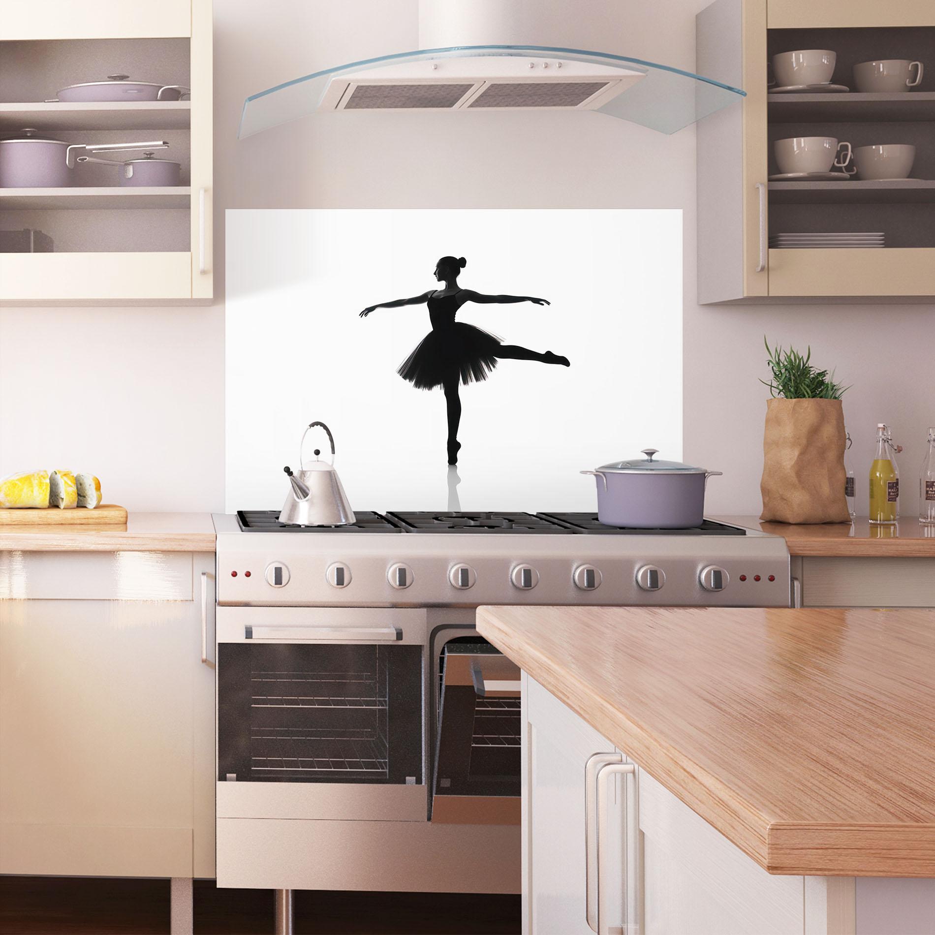 Konyhai üveg hátfal Ballerina Shilouette mockup 1