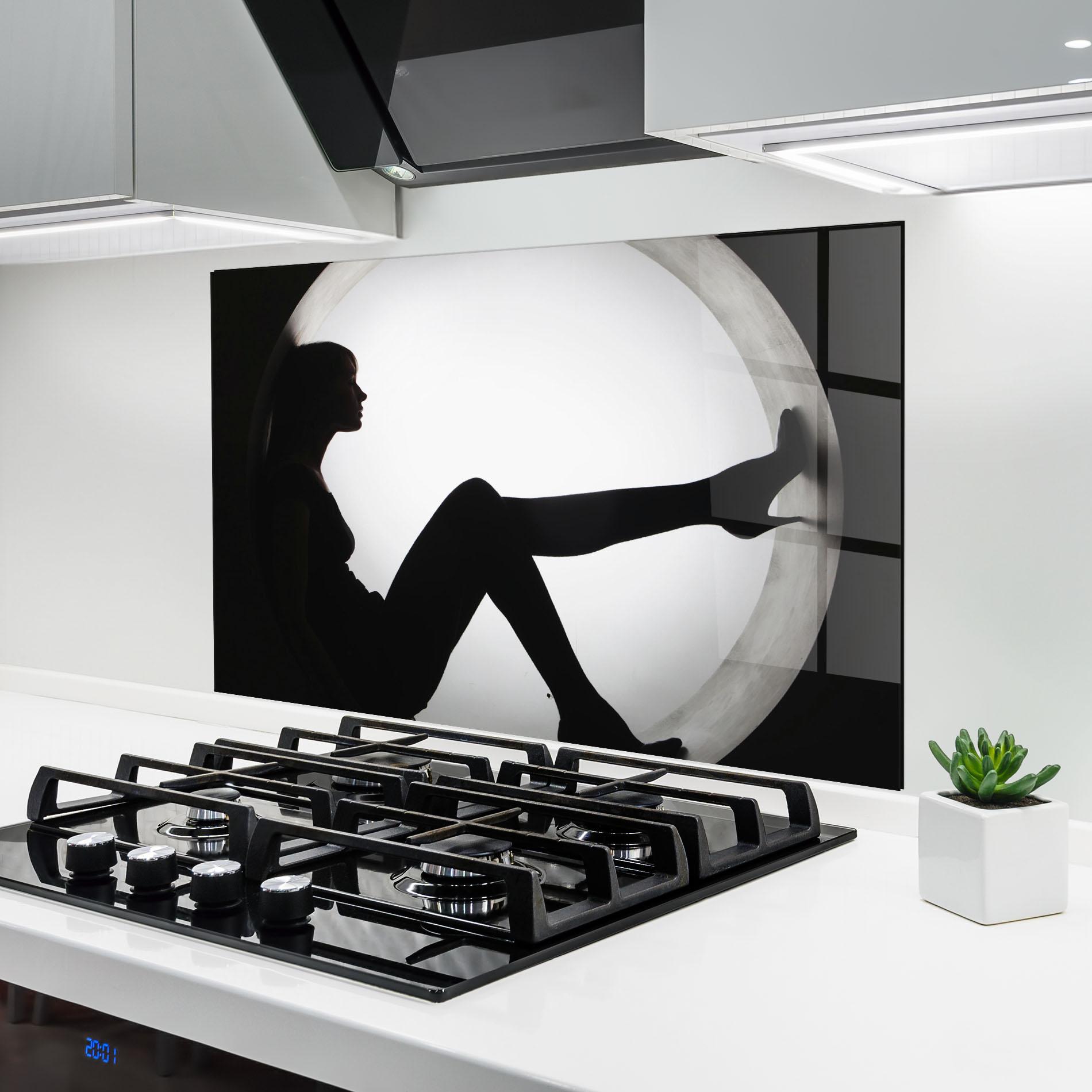 Konyhai üveg hátfal Stylish Woman Silhouette mockup 6