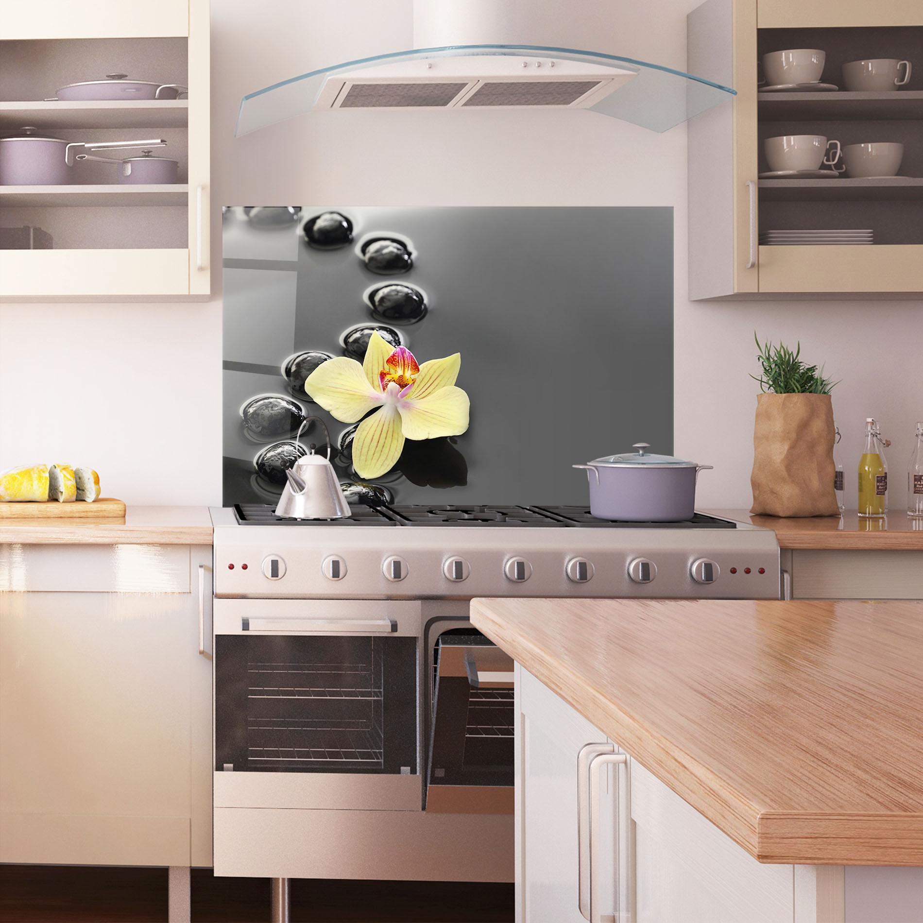 Konyhai üveg hátfal Orchid In Water mockup 1