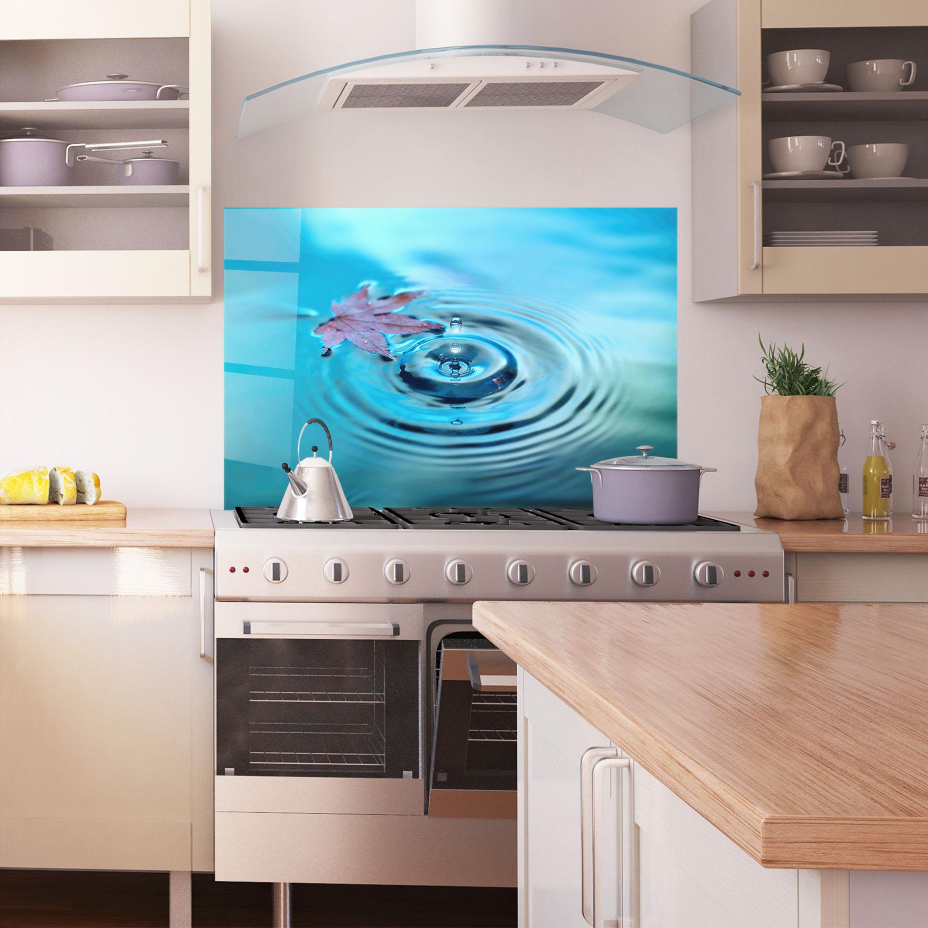 Konyhai üveg hátfal Red Leaf Floating mockup 1