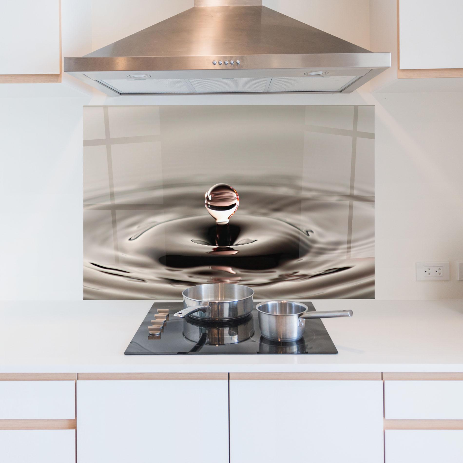 Konyhai üveg hátfal Close Red Water Drop mockup 5