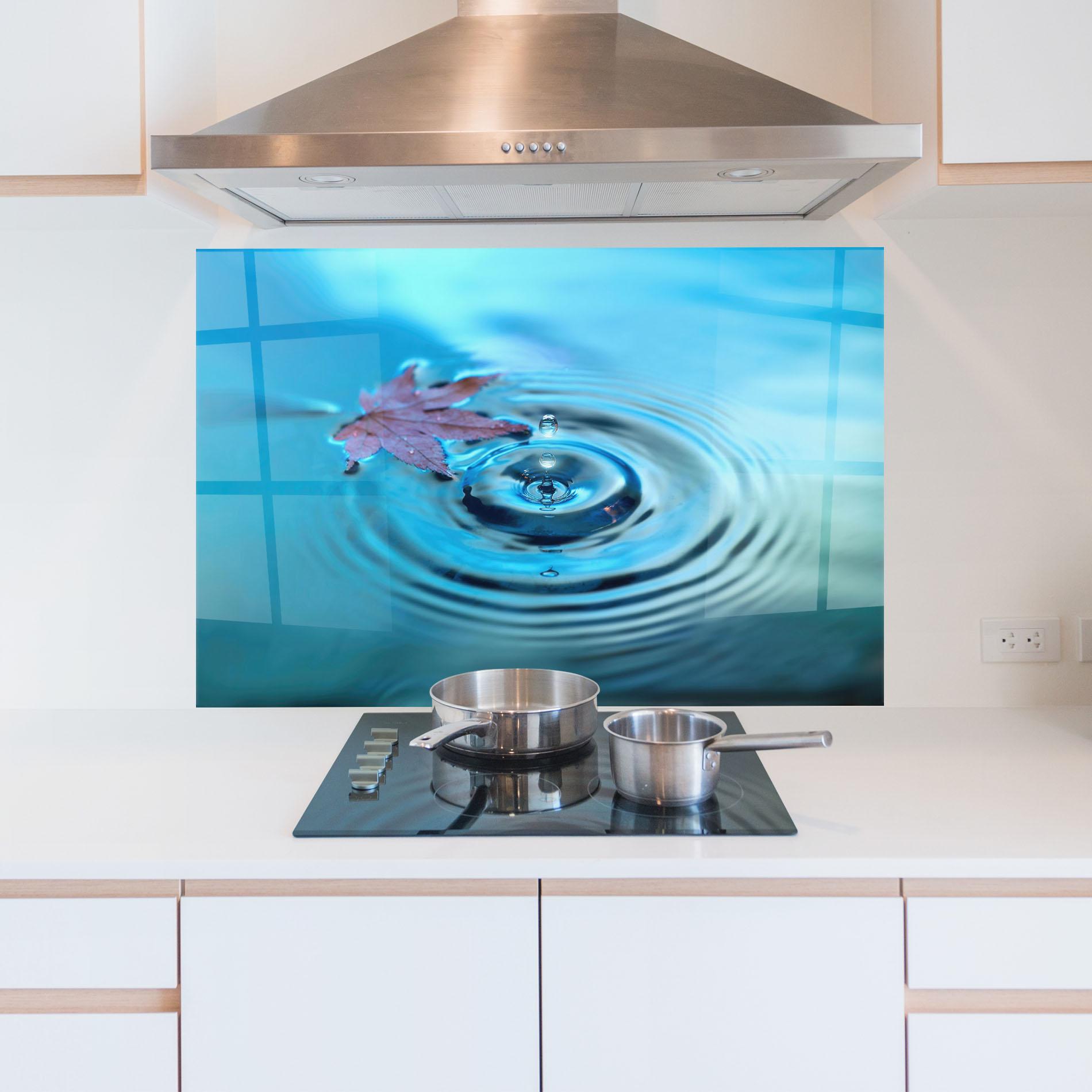 Konyhai üveg hátfal Red Leaf Floating mockup 5