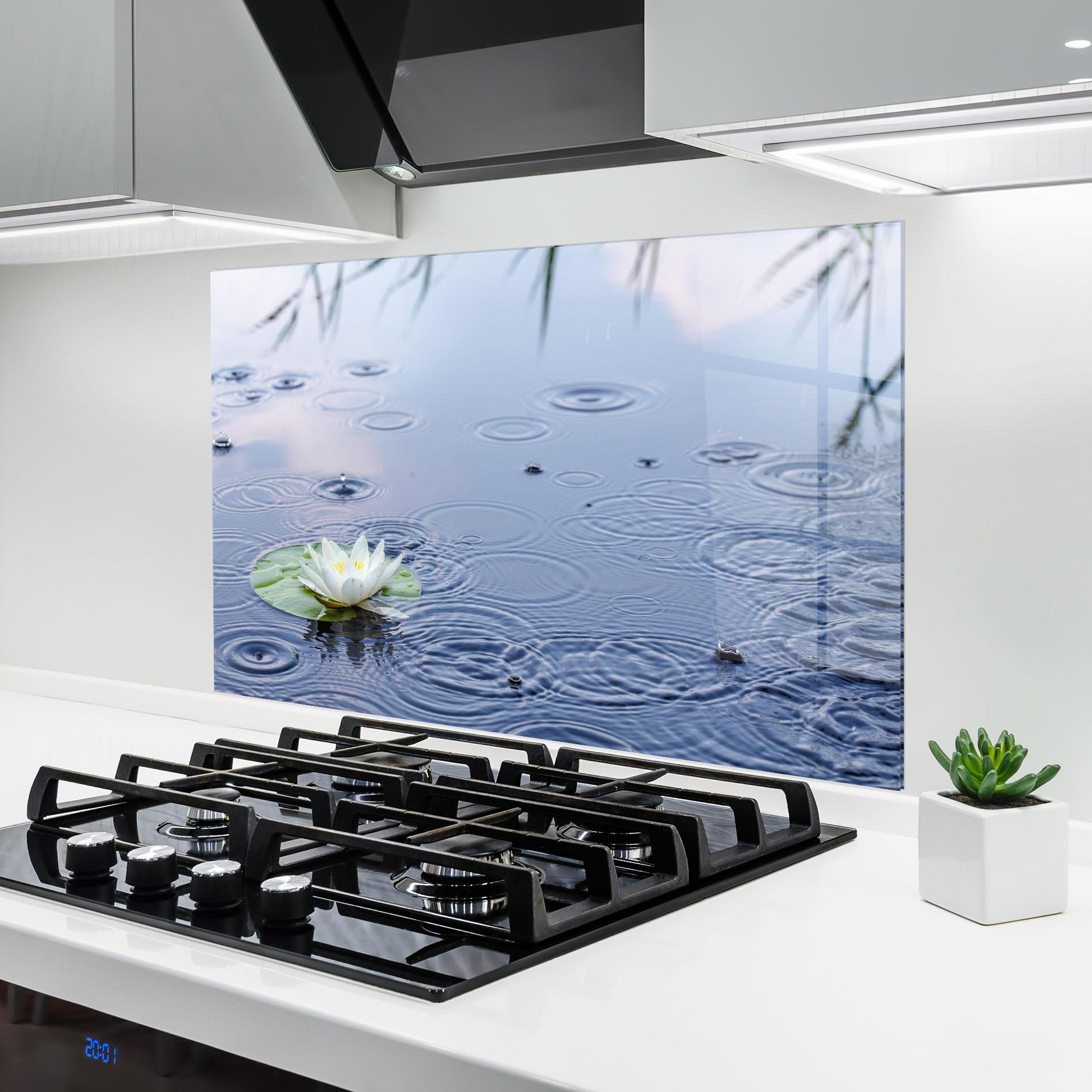 Konyhai üveg hátfal Clear Lake Rain mockup 6