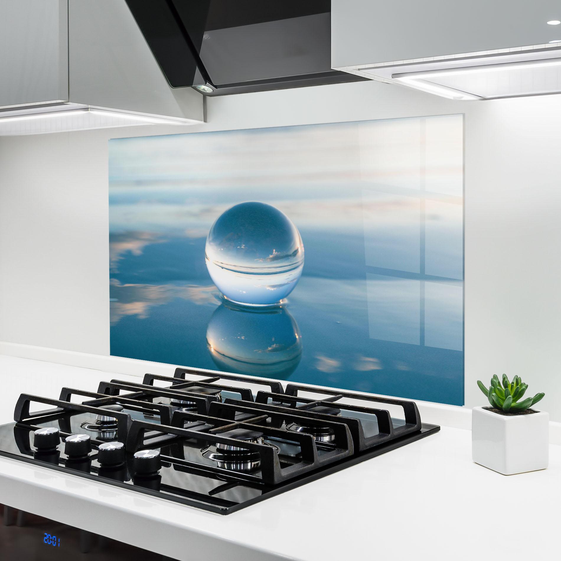 Konyhai üveg hátfal Crystal Ball Reflecting mockup 6