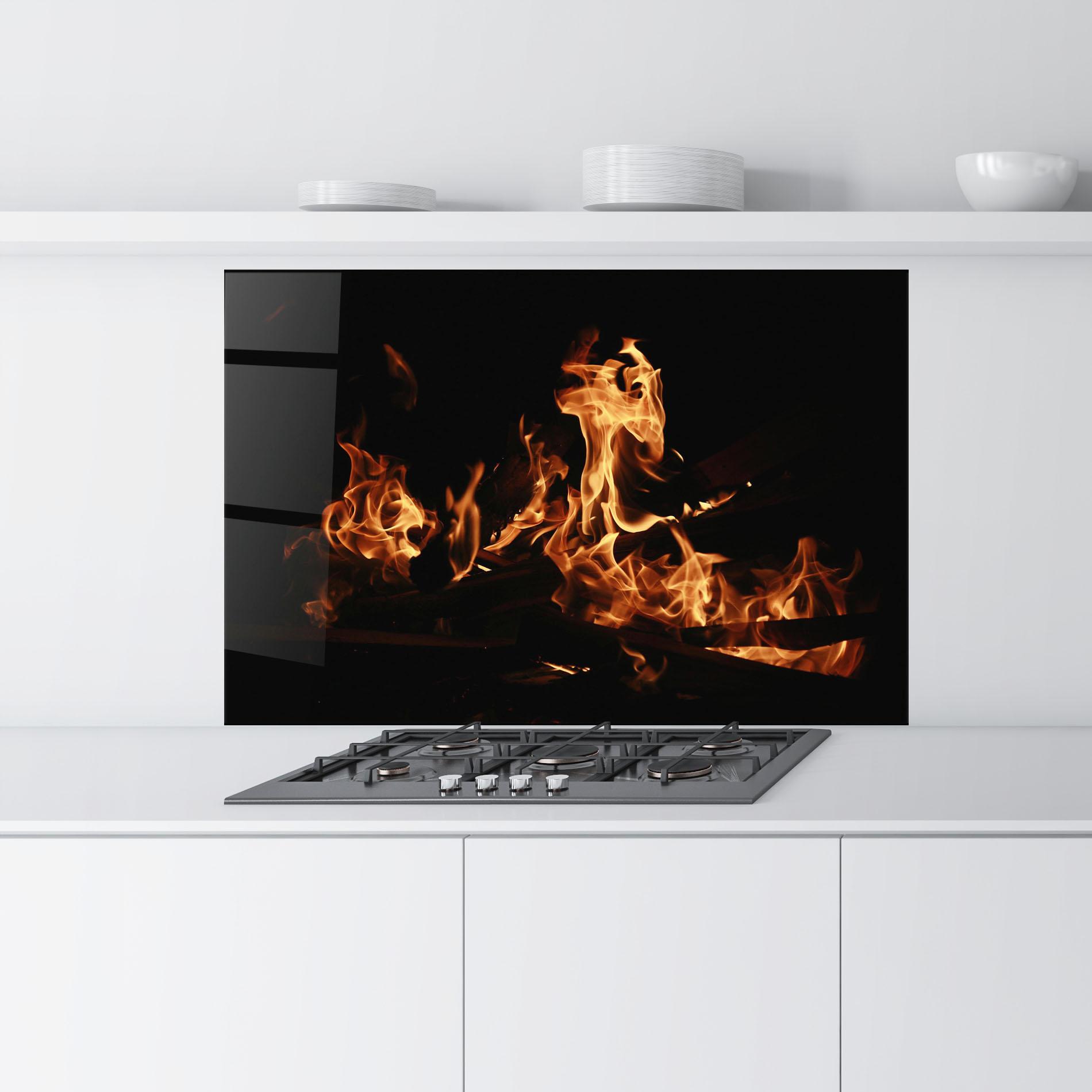 Konyhai üveg hátfal Fire On Black mockup 9