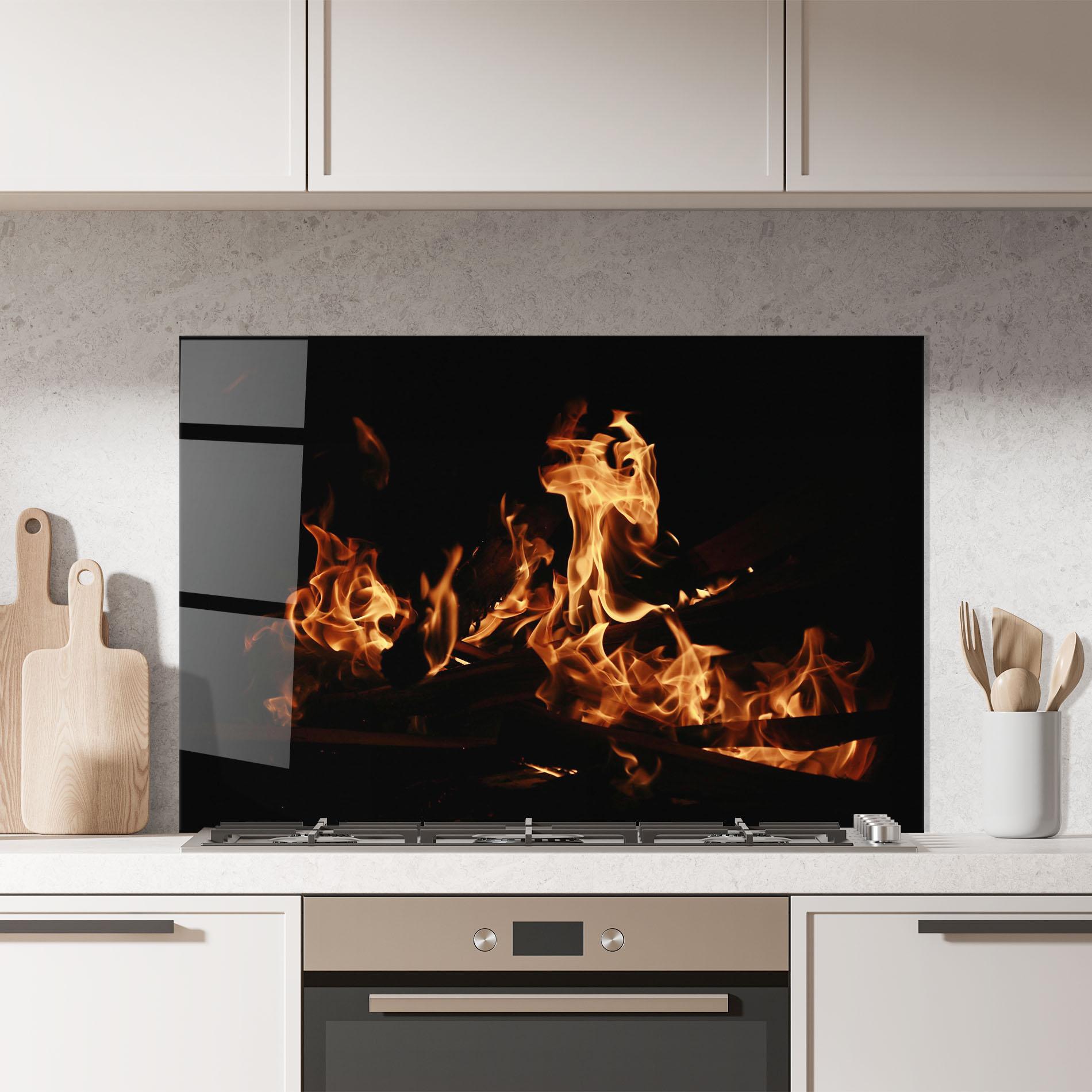 Konyhai üveg hátfal Fire On Black mockup 7