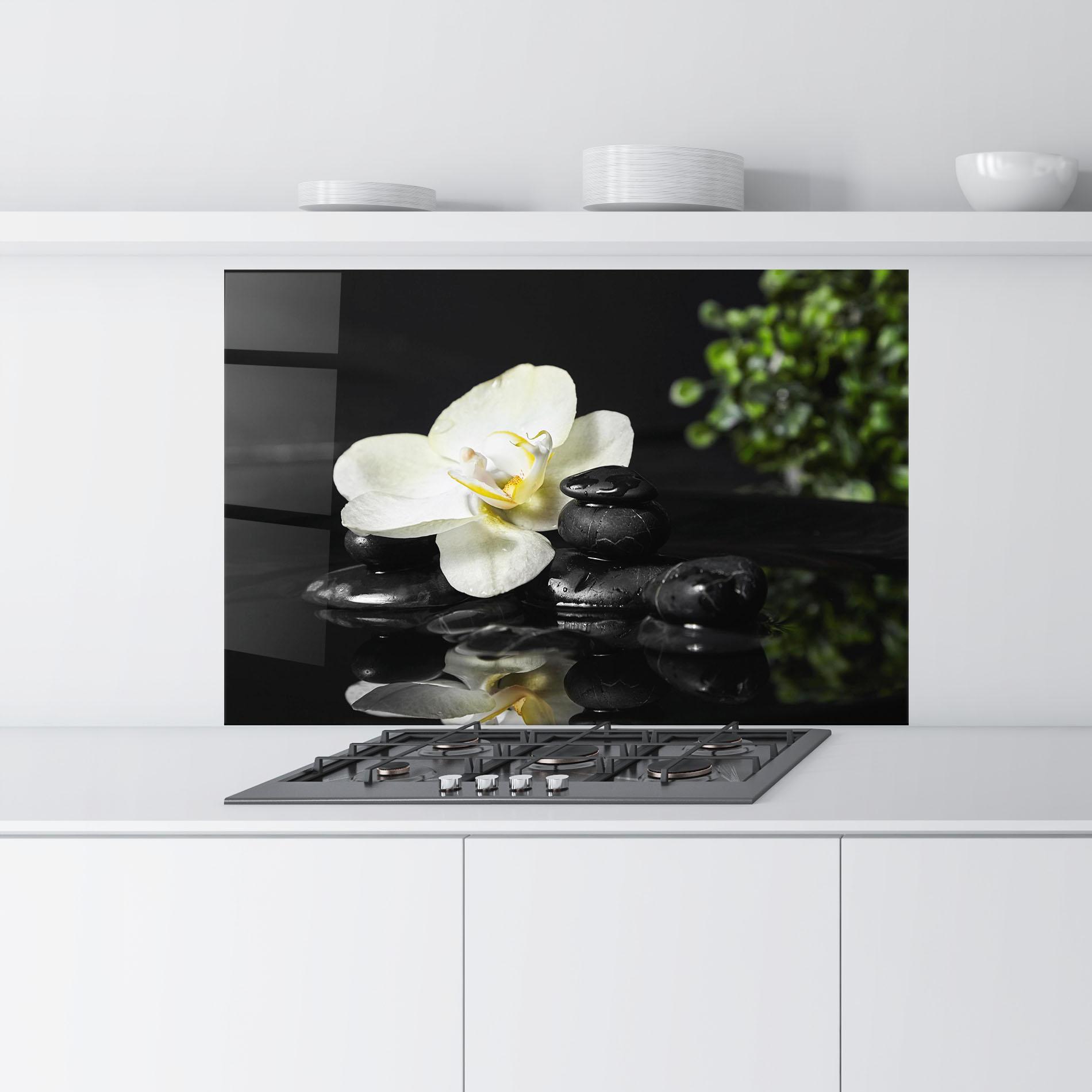 Konyhai üveg hátfal White Spa Flower mockup 9