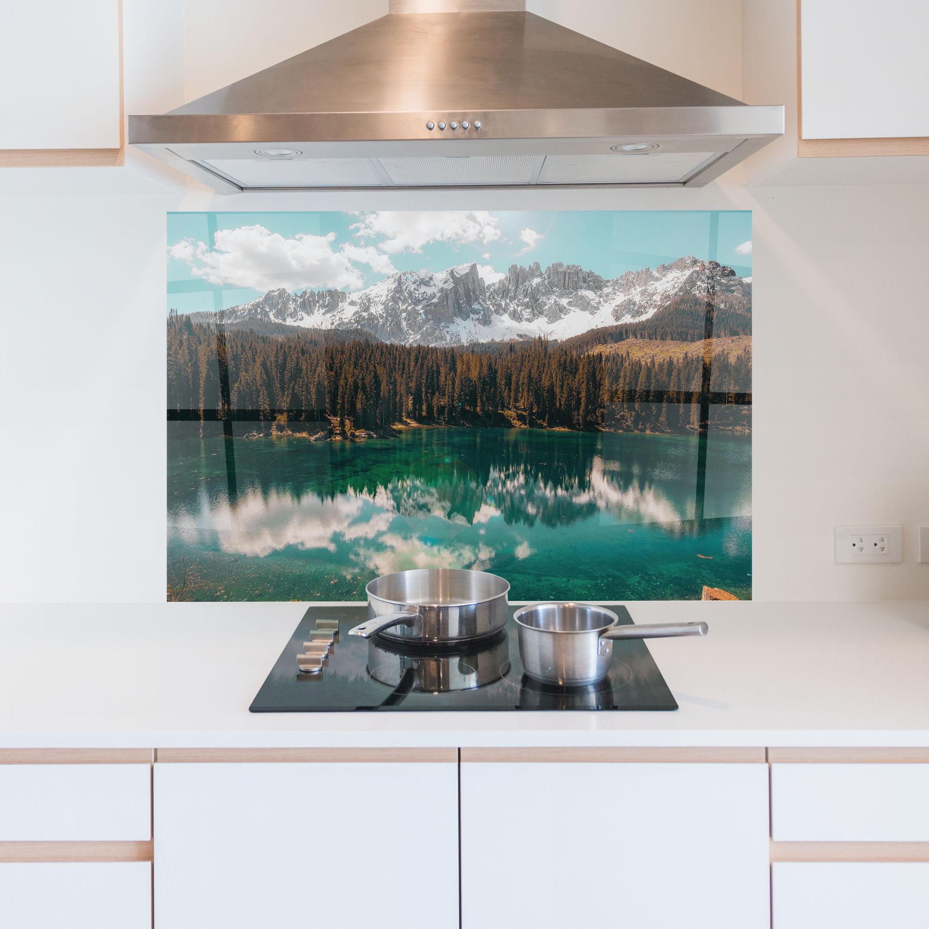 Konyhai üveg hátfal Mountain Lake View mockup 5