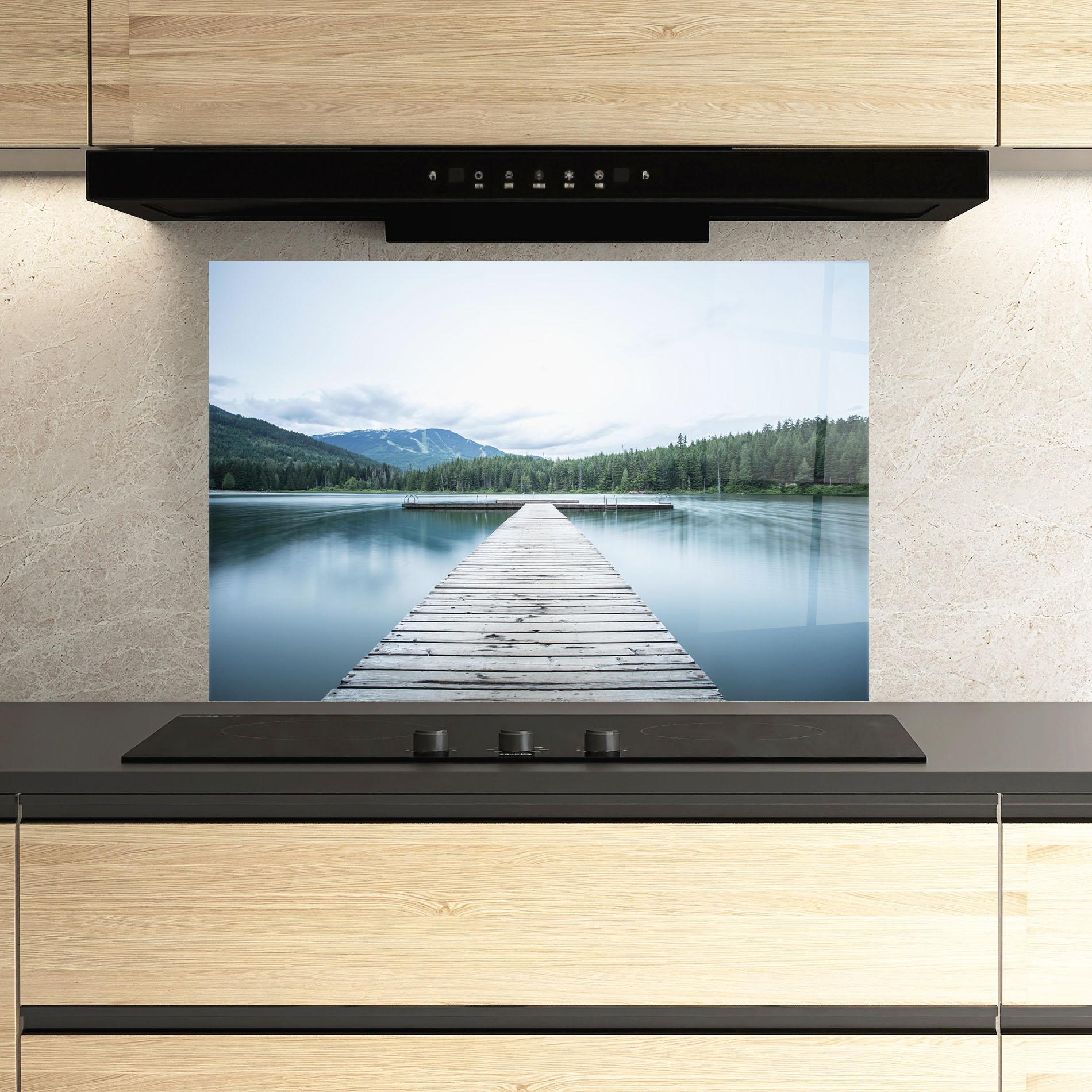 Konyhai üveg hátfal Lake Bridge View mockup 3