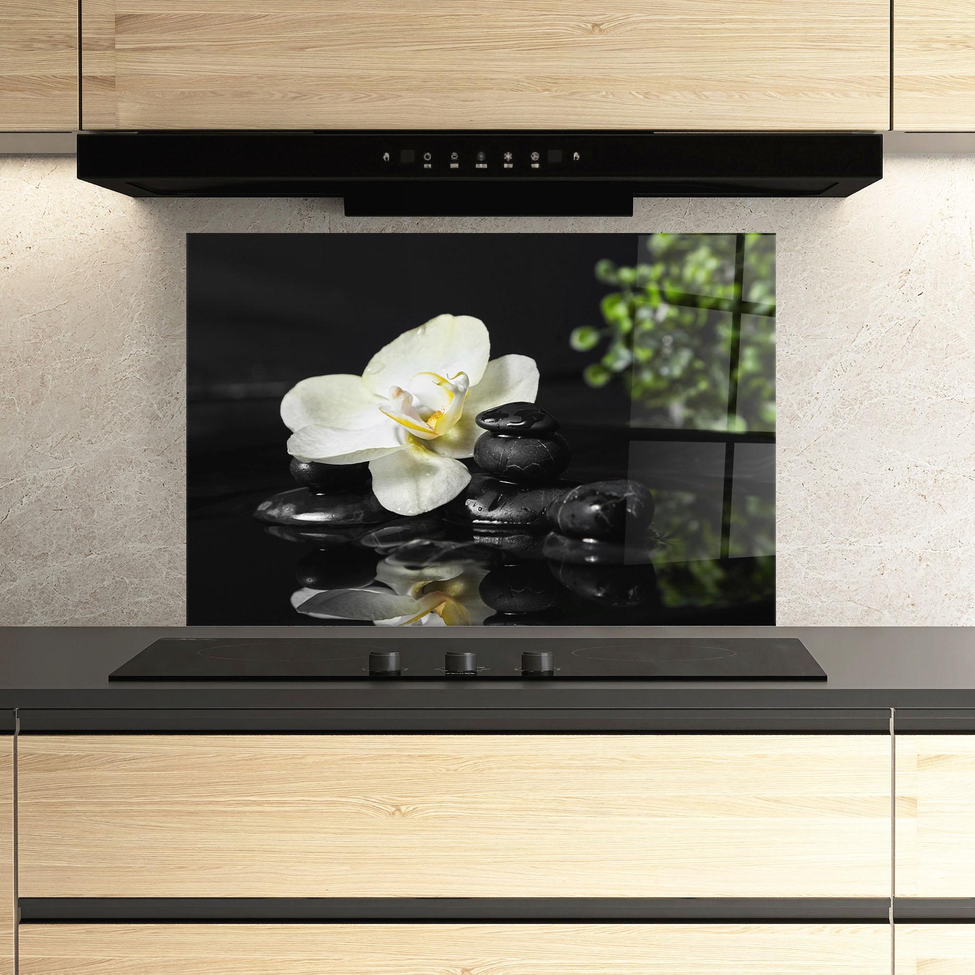 Konyhai üveg hátfal White Spa Flower mockup 3