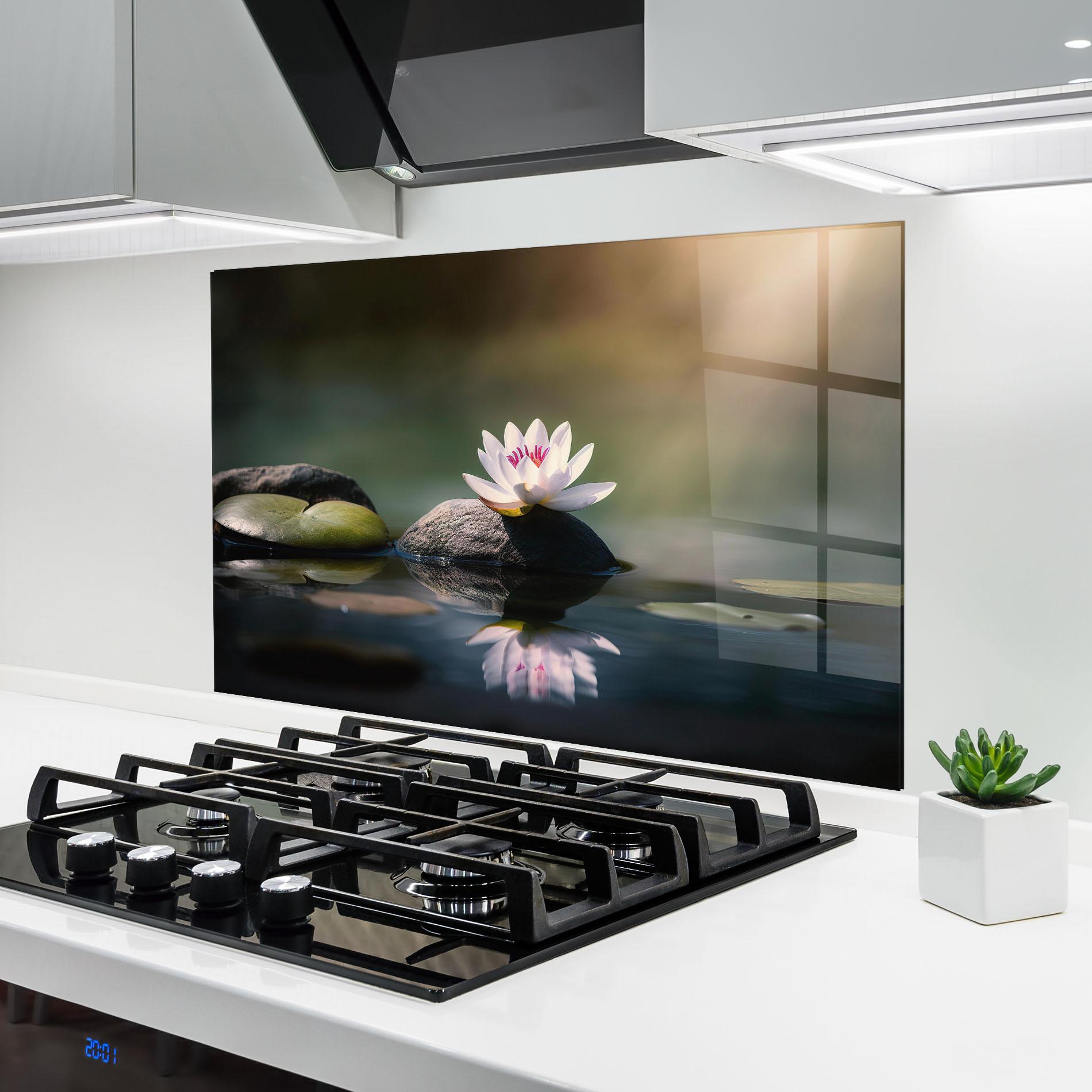 Konyhai üveg hátfal Grey Rock Lotus mockup 6