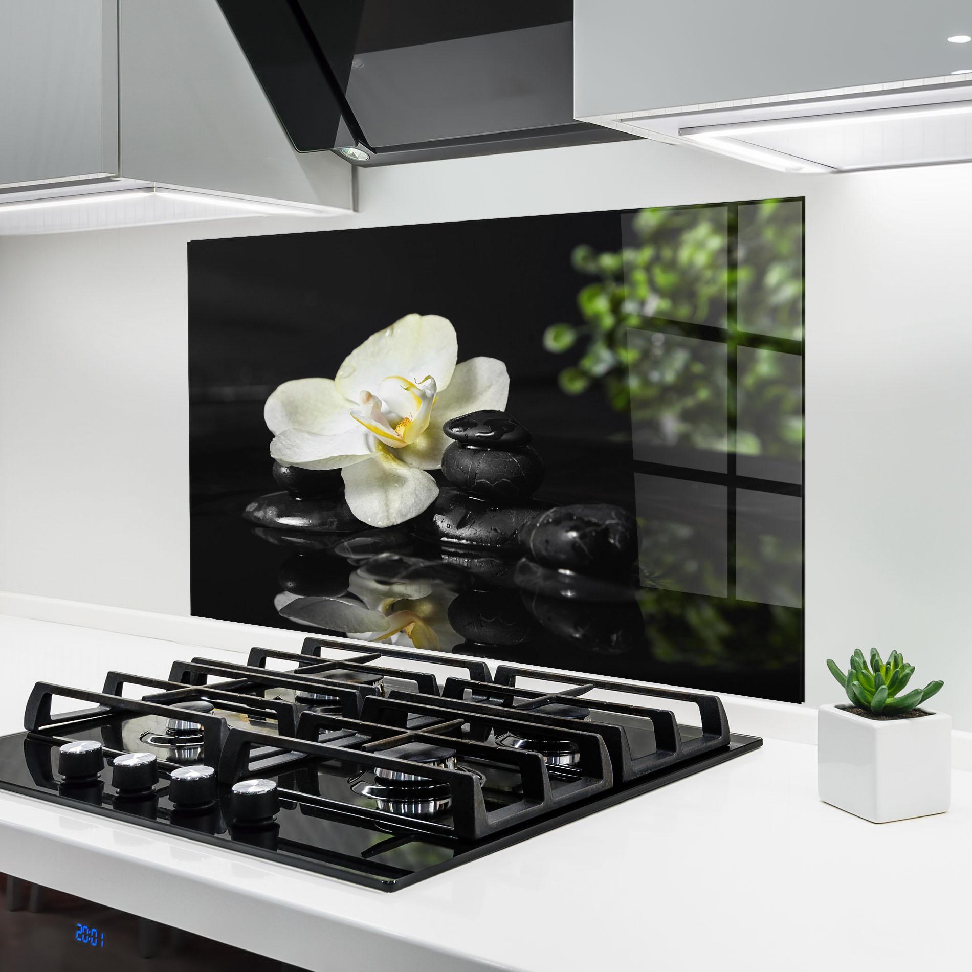 Konyhai üveg hátfal White Spa Flower mockup 6