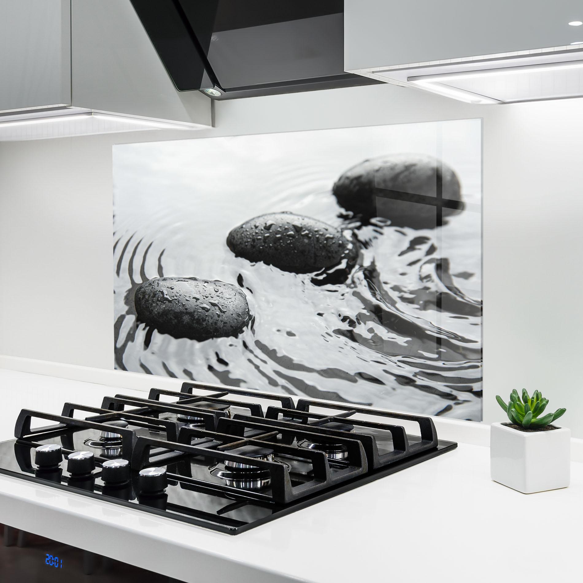 Konyhai üveg hátfal Spa Stones Water mockup 6