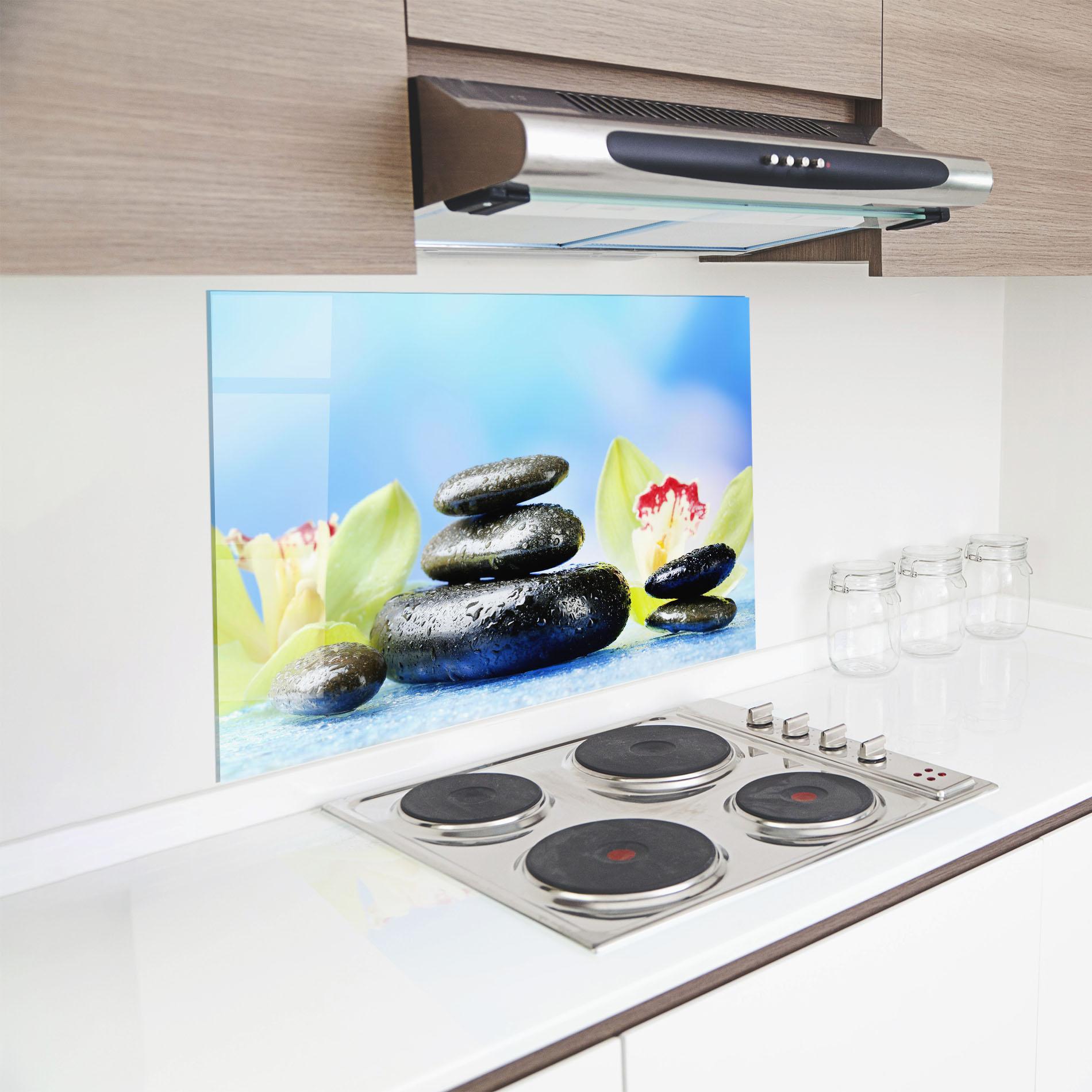 Konyhai üveg hátfal Blooming Orchid Stone mockup 8