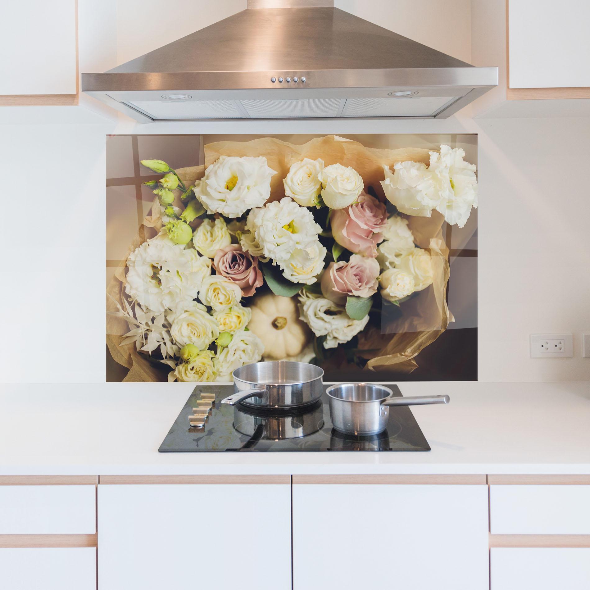 Konyhai üveg hátfal White Flowers Bouquet mockup 5