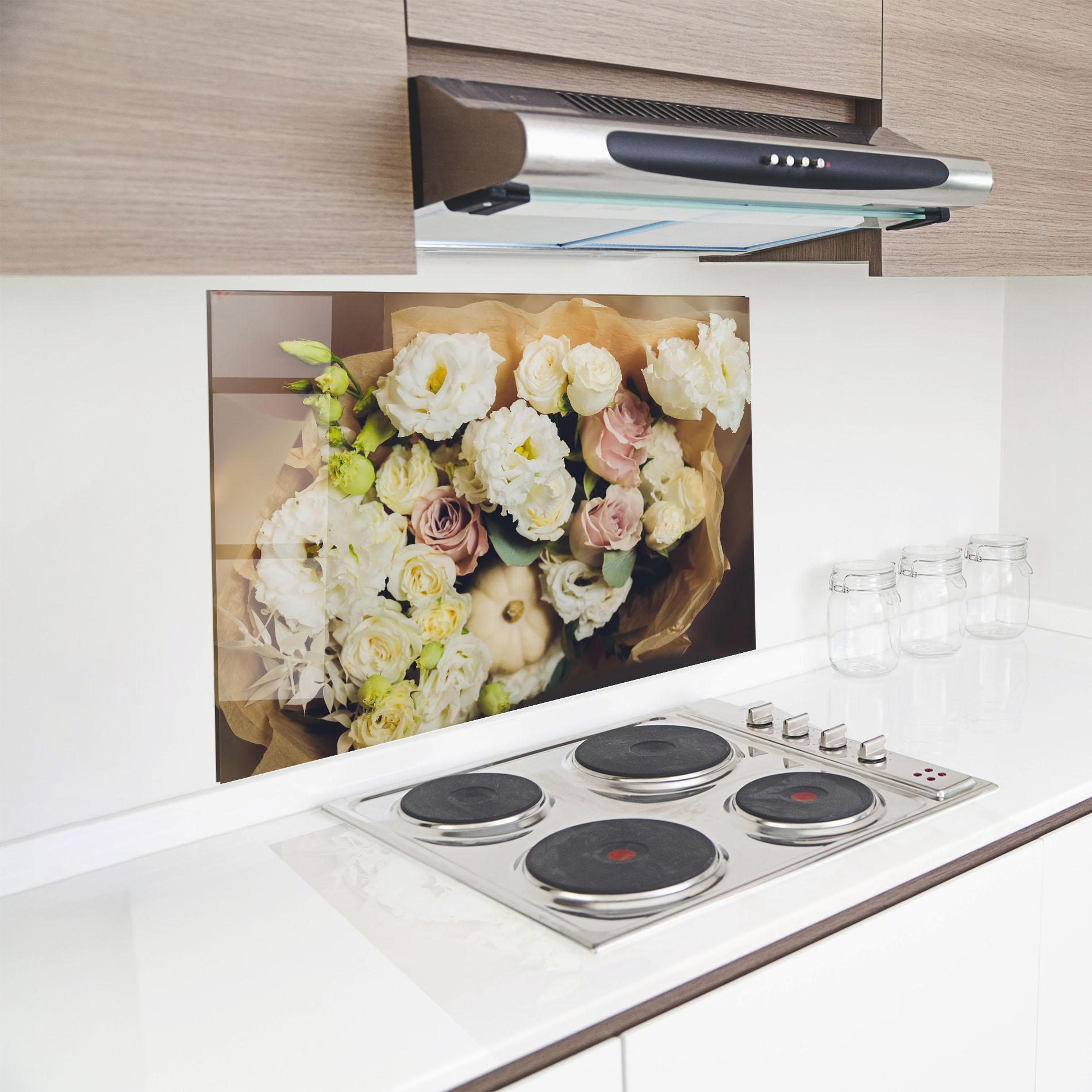Konyhai üveg hátfal White Flowers Bouquet mockup 8