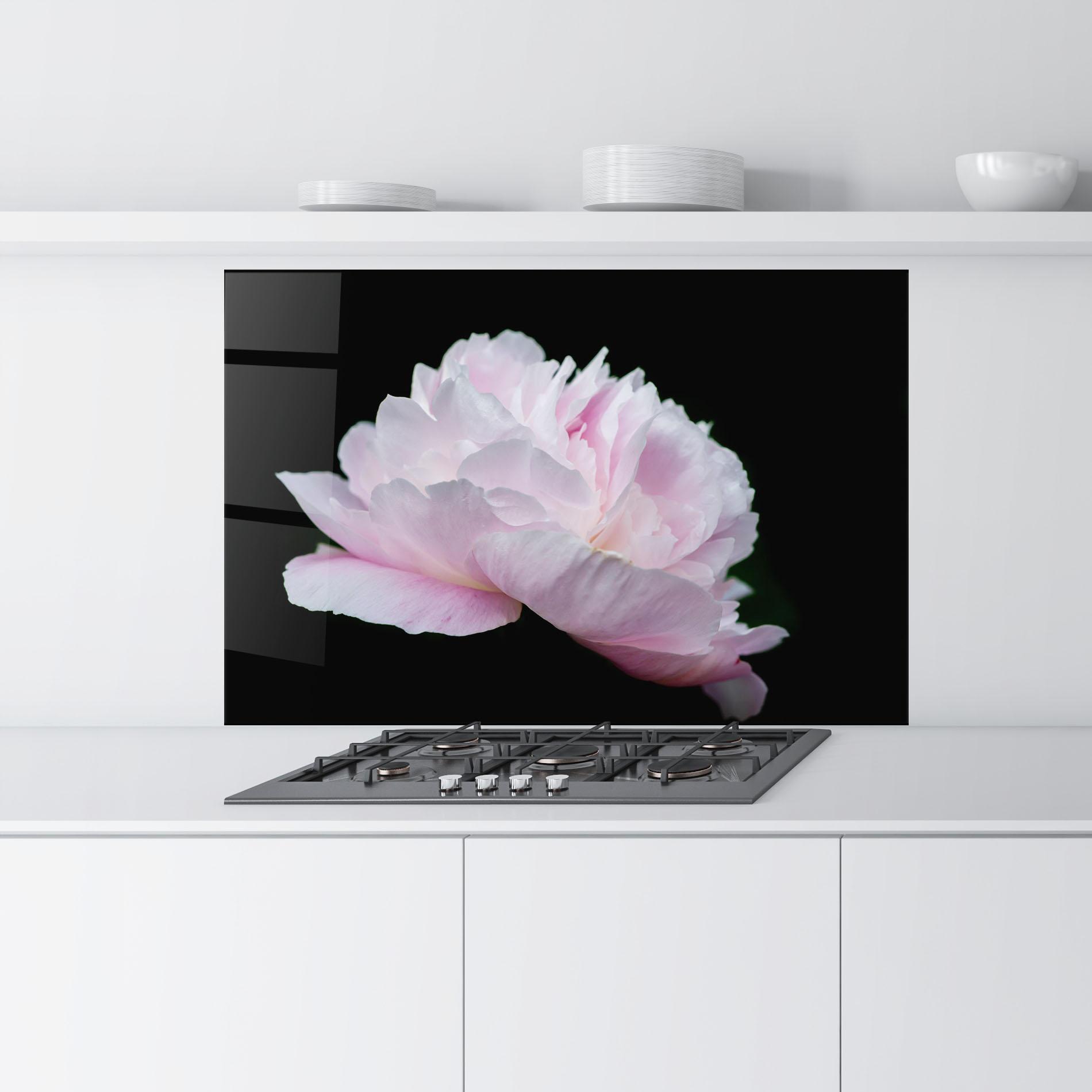 Konyhai üveg hátfal Pastel Peony On Black mockup 9