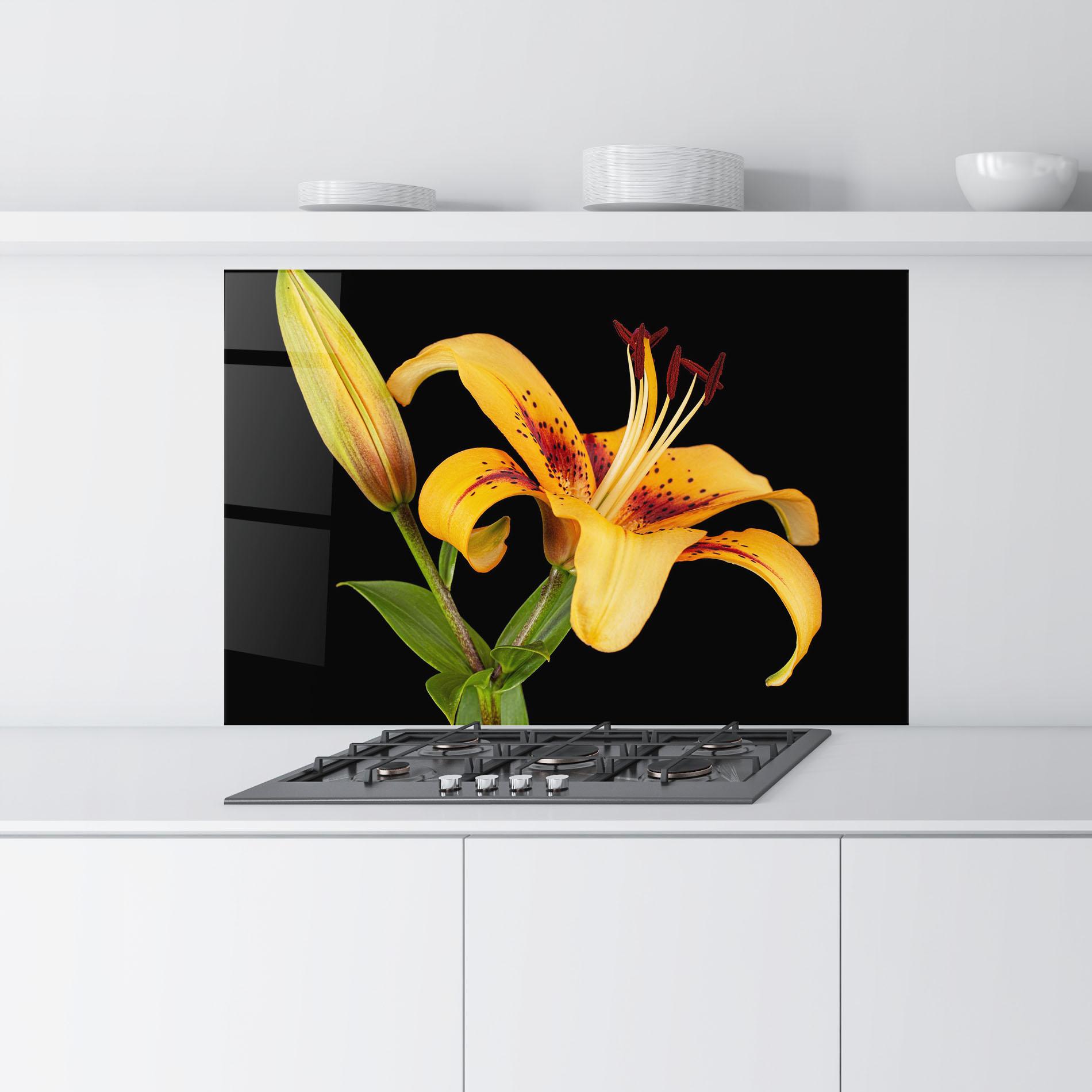 Konyhai üveg hátfal Beautiful Yellow Lily mockup 9